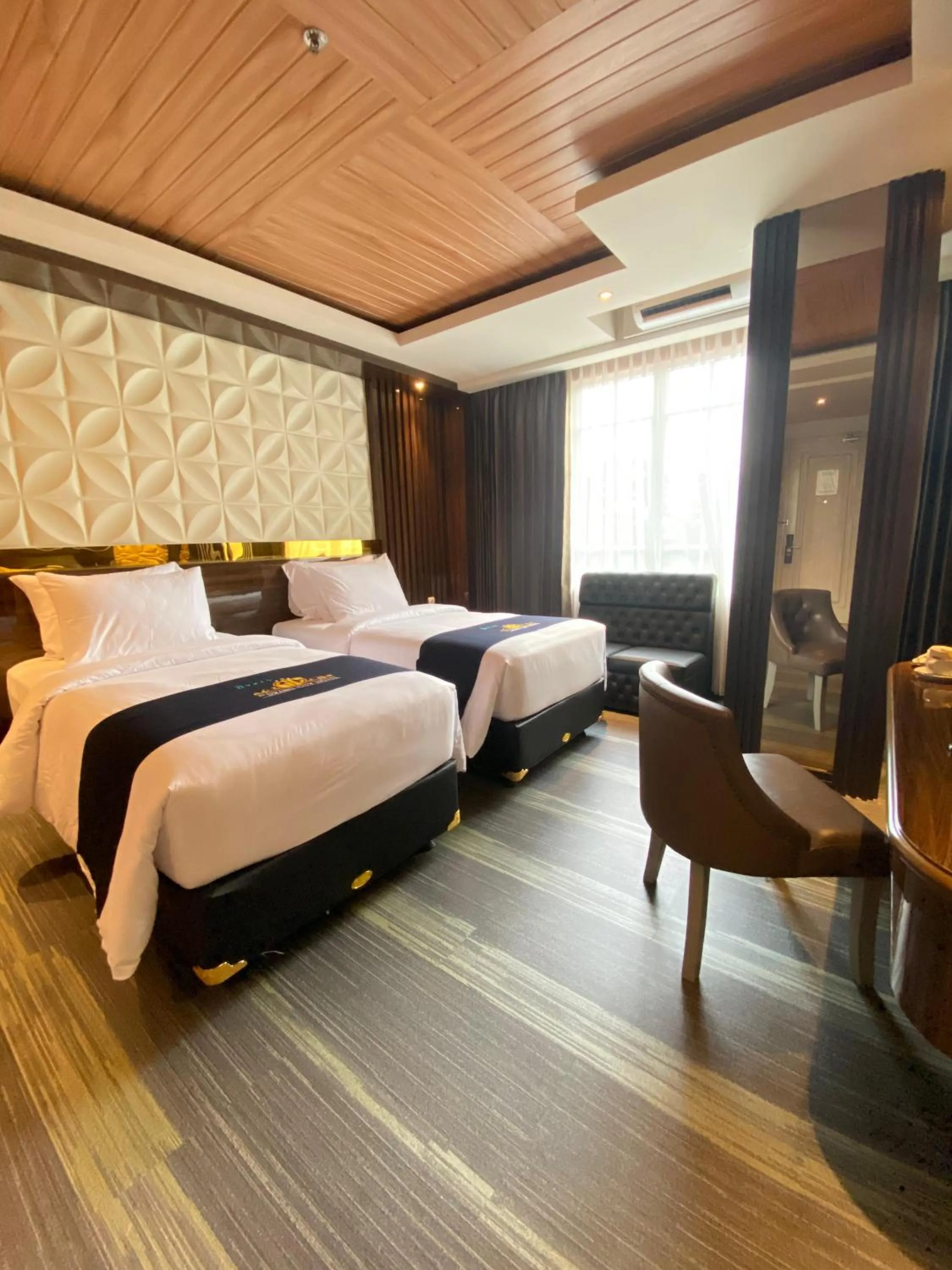 Bedroom, Bed in Avery De Grand City Hotel Bandung