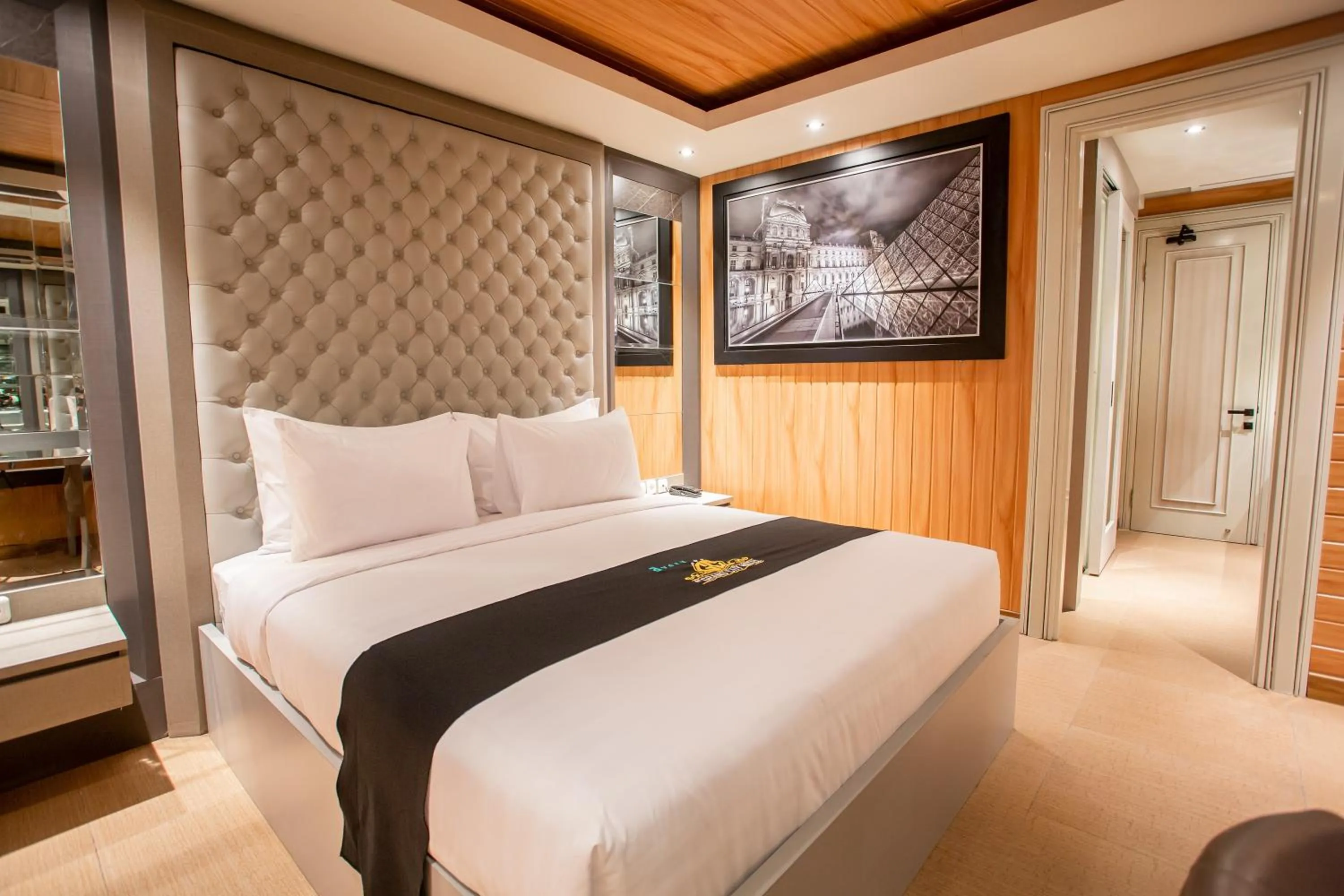 Bedroom, Bed in Avery De Grand City Hotel Bandung