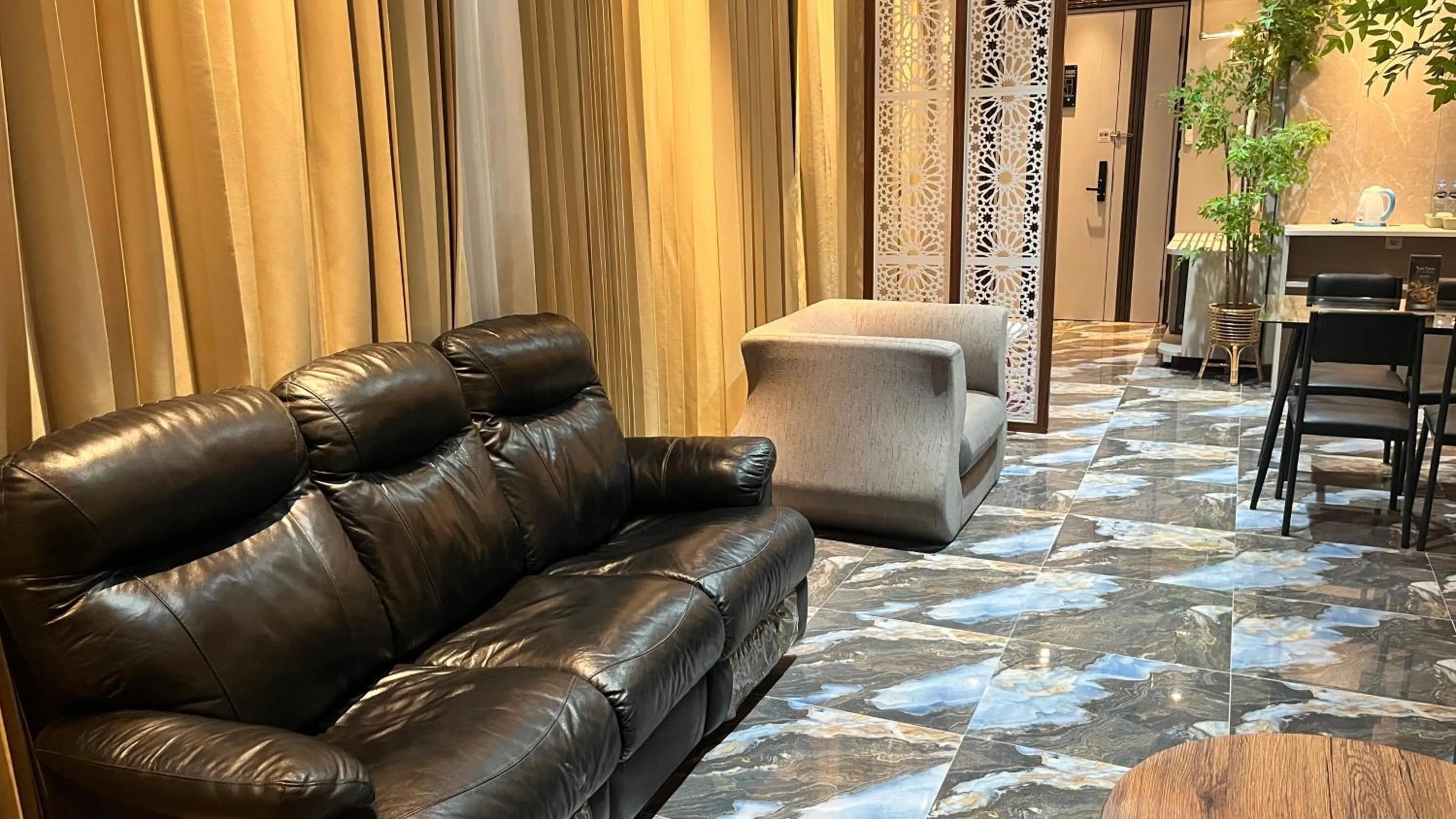 Avery De Grand City Hotel Bandung