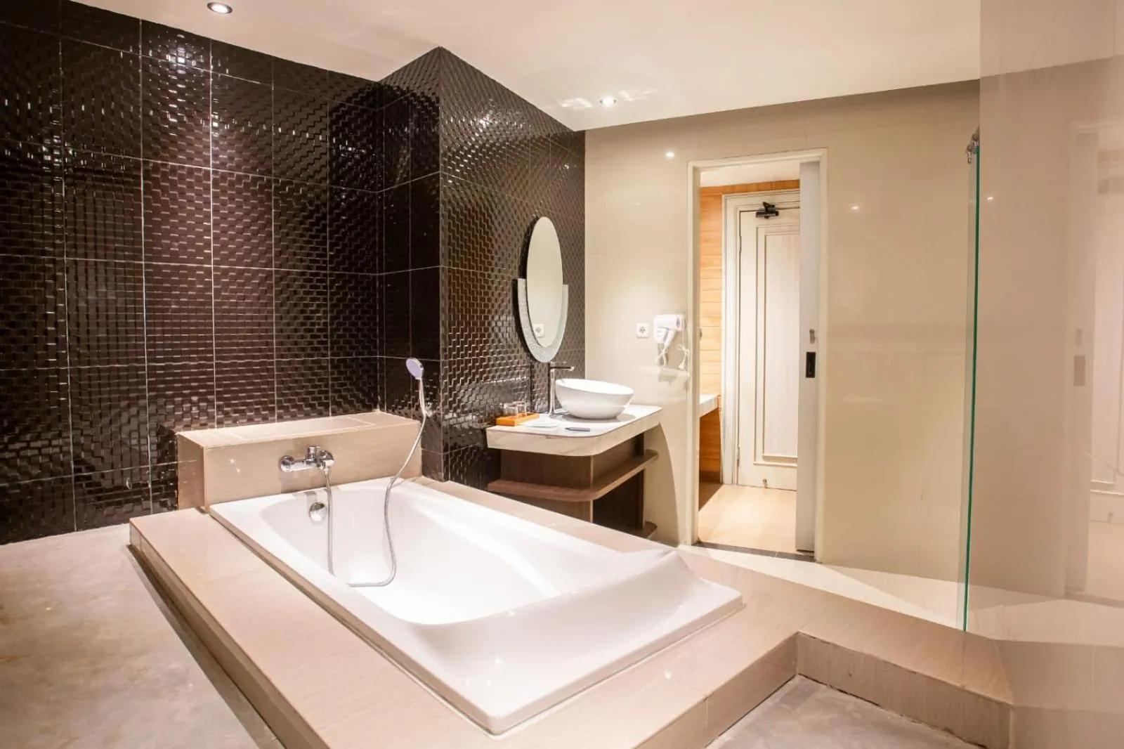 Shower in Avery De Grand City Hotel Bandung