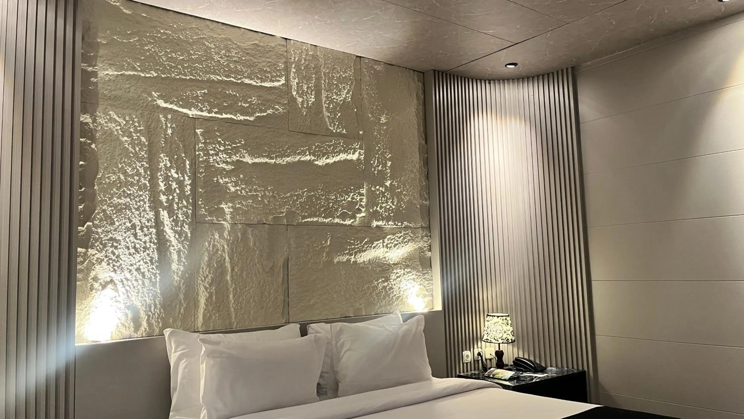 Bed in Avery De Grand City Hotel Bandung