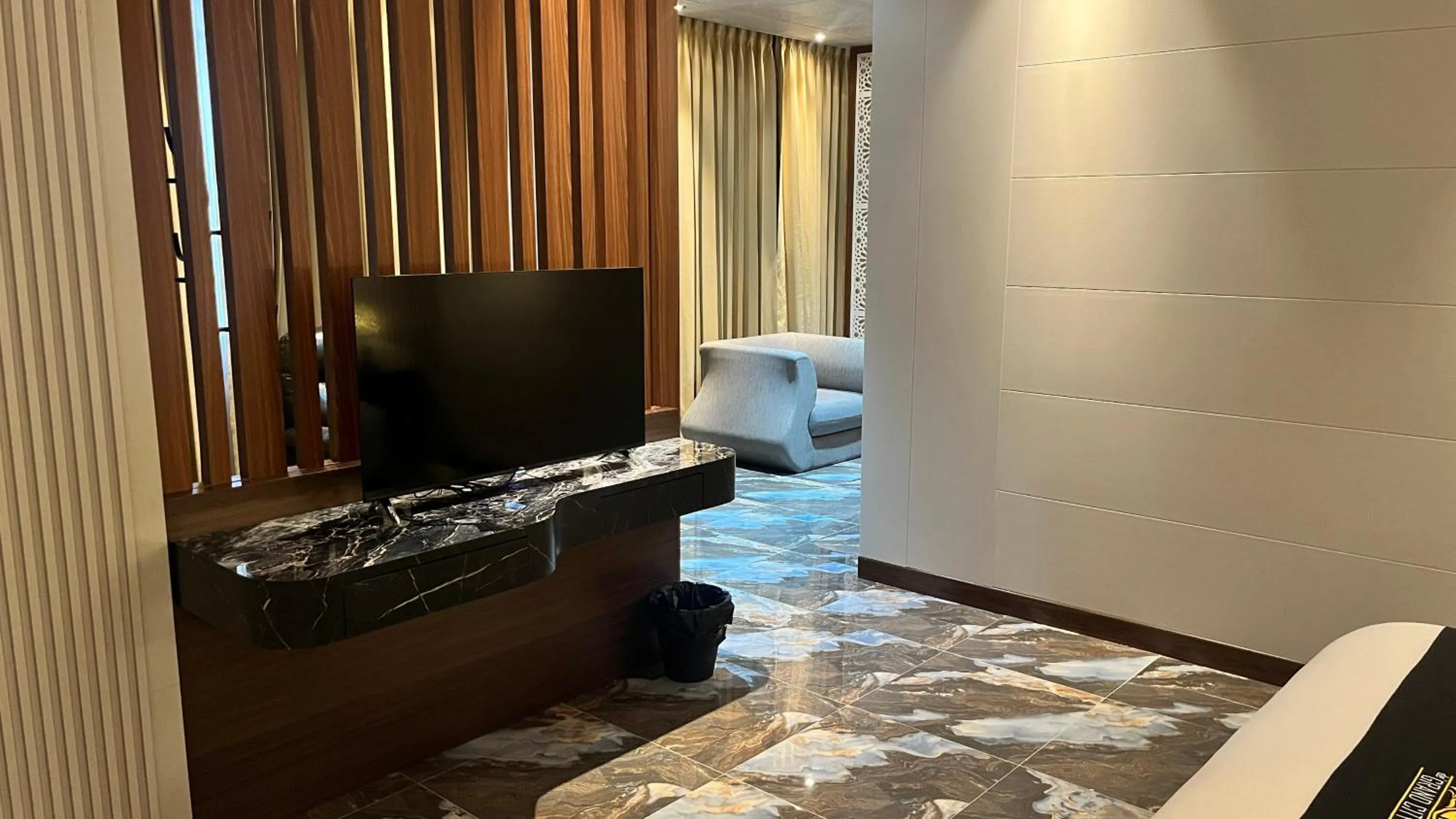 TV and multimedia in Avery De Grand City Hotel Bandung