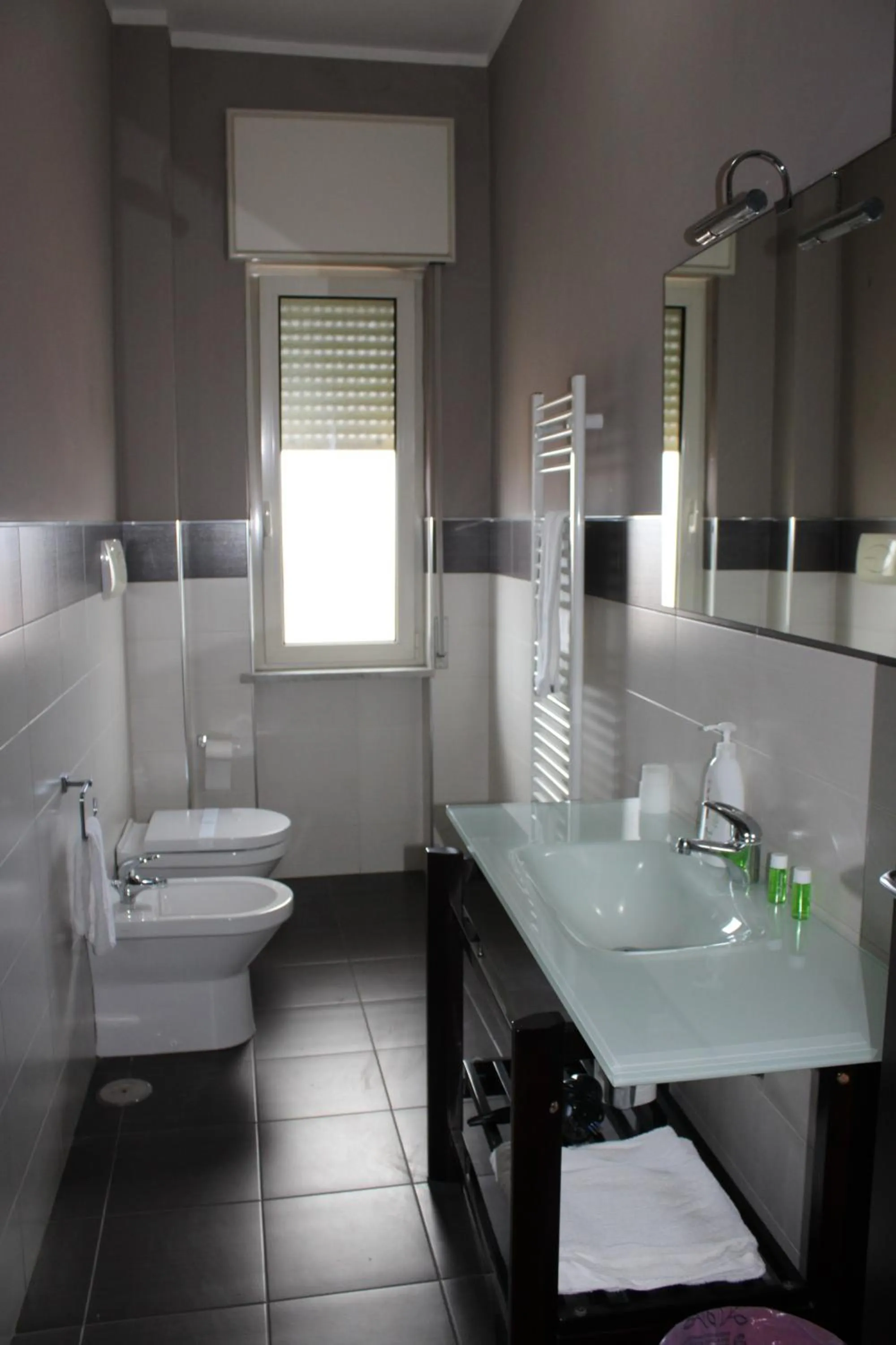 Bathroom in Brain Rooms - Centro Città, Pulizia Giornaliera, Colazione Inclusa