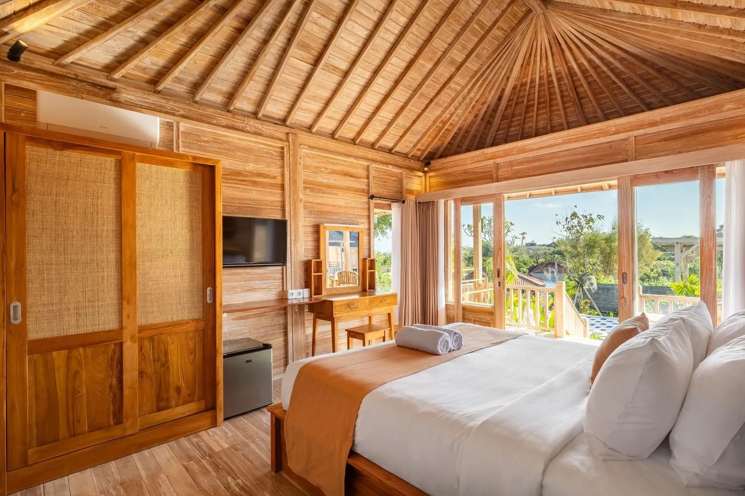 Photo of the whole room, Bed in Cove D Ancak Villa and Bungalow