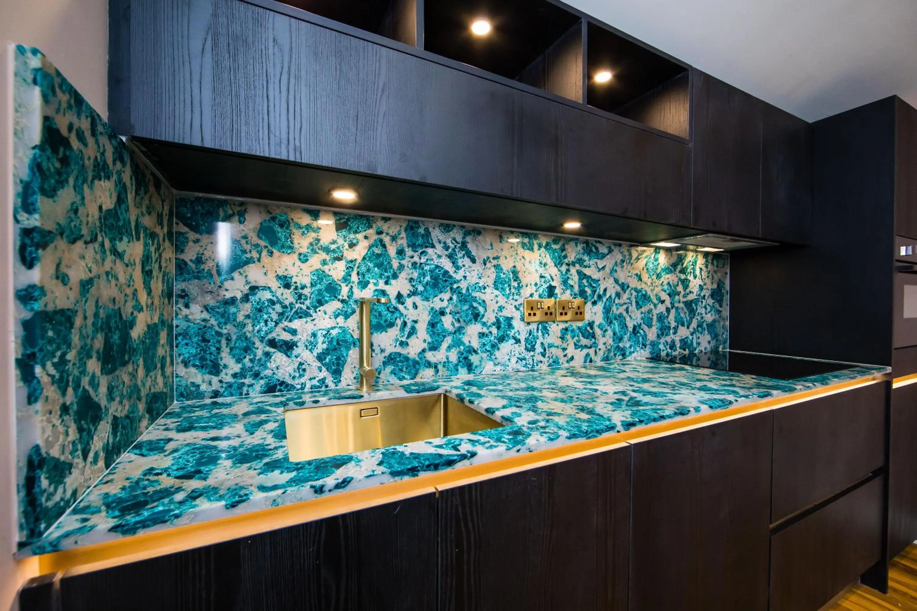 Kitchen or kitchenette in The Burgoyne - Stunning Hotel with Amazing Views and Impeccable Service