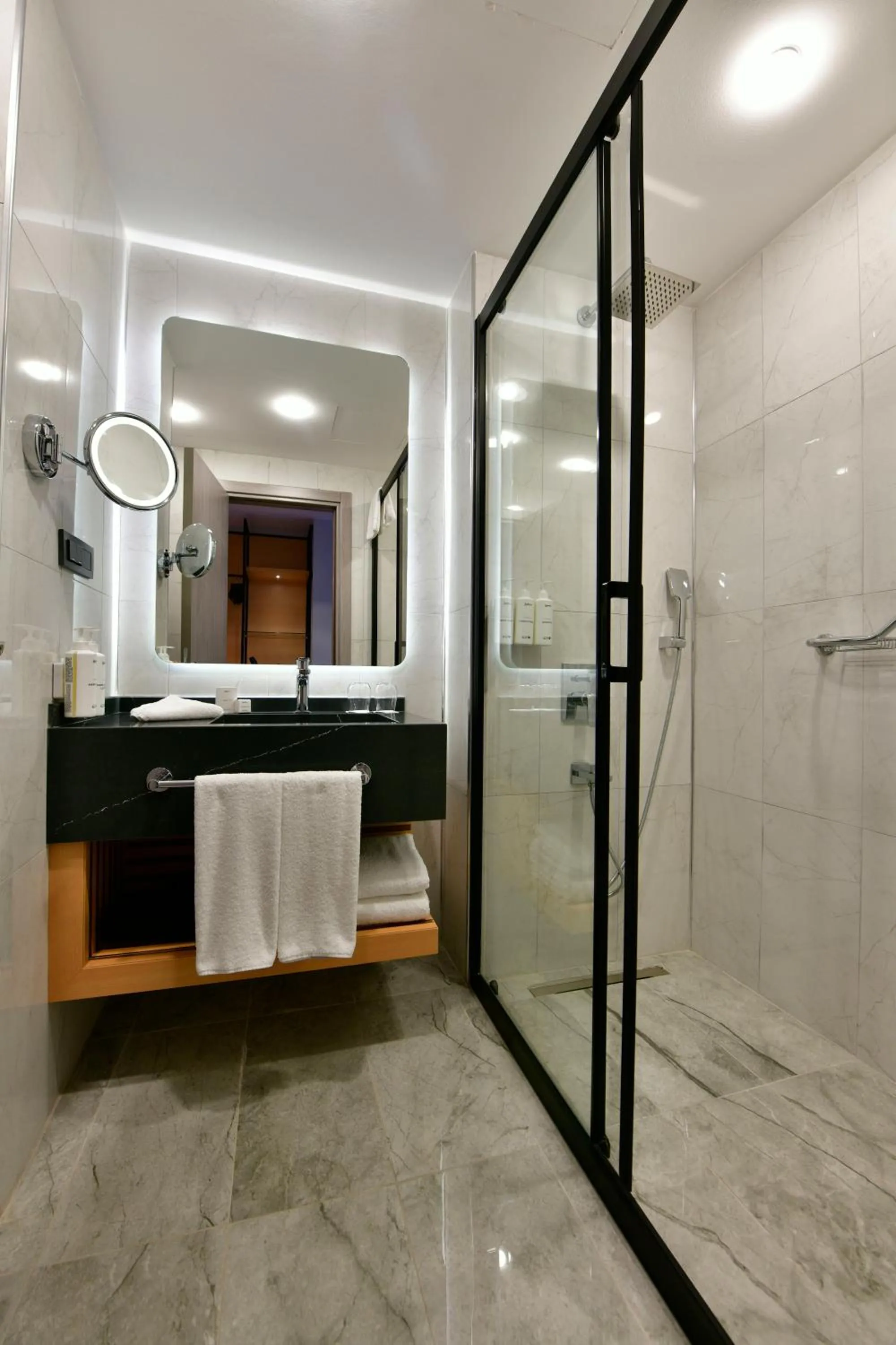Shower in Radisson Hotel Mersin