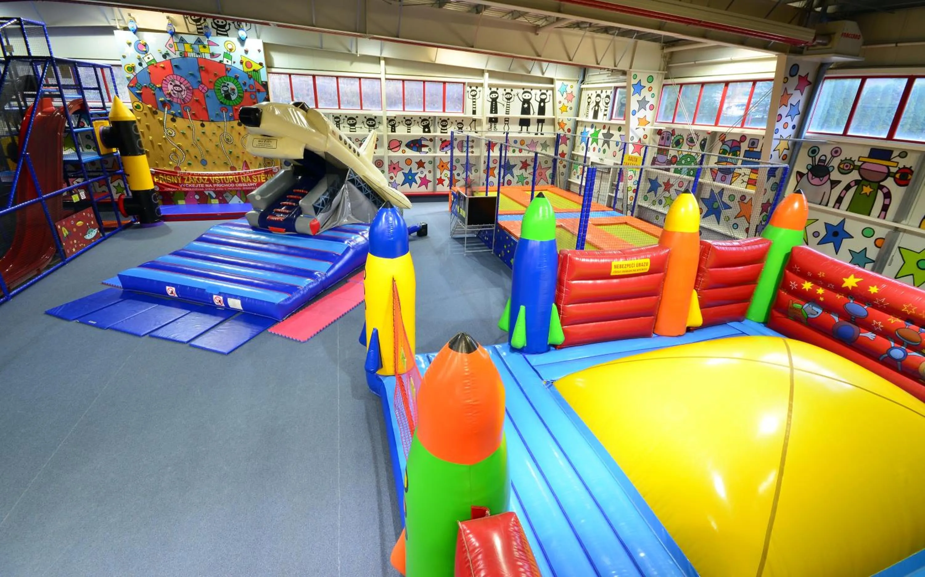 Entertainment in Hotel Galaxie