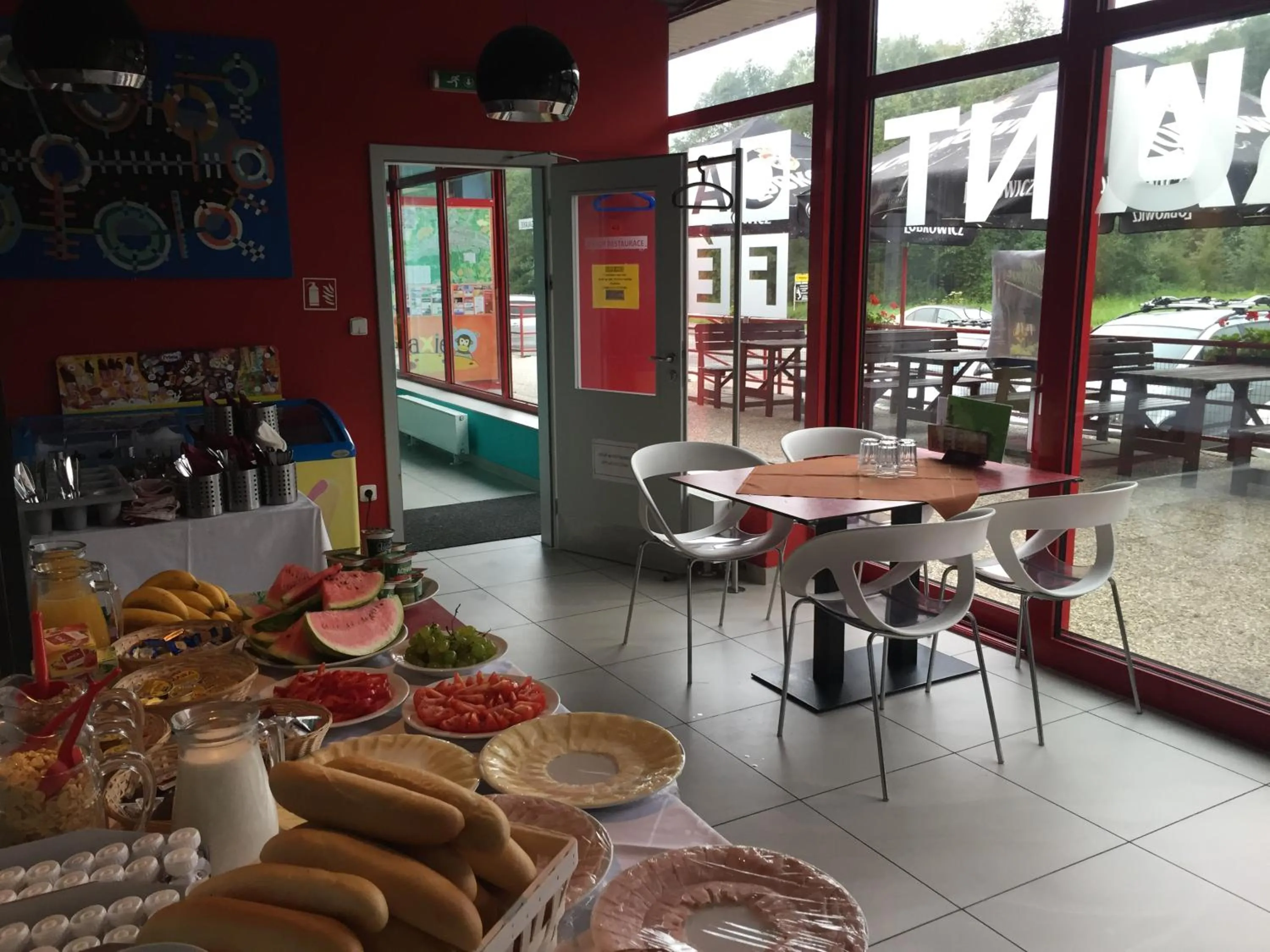 Restaurant/places to eat in Hotel Galaxie