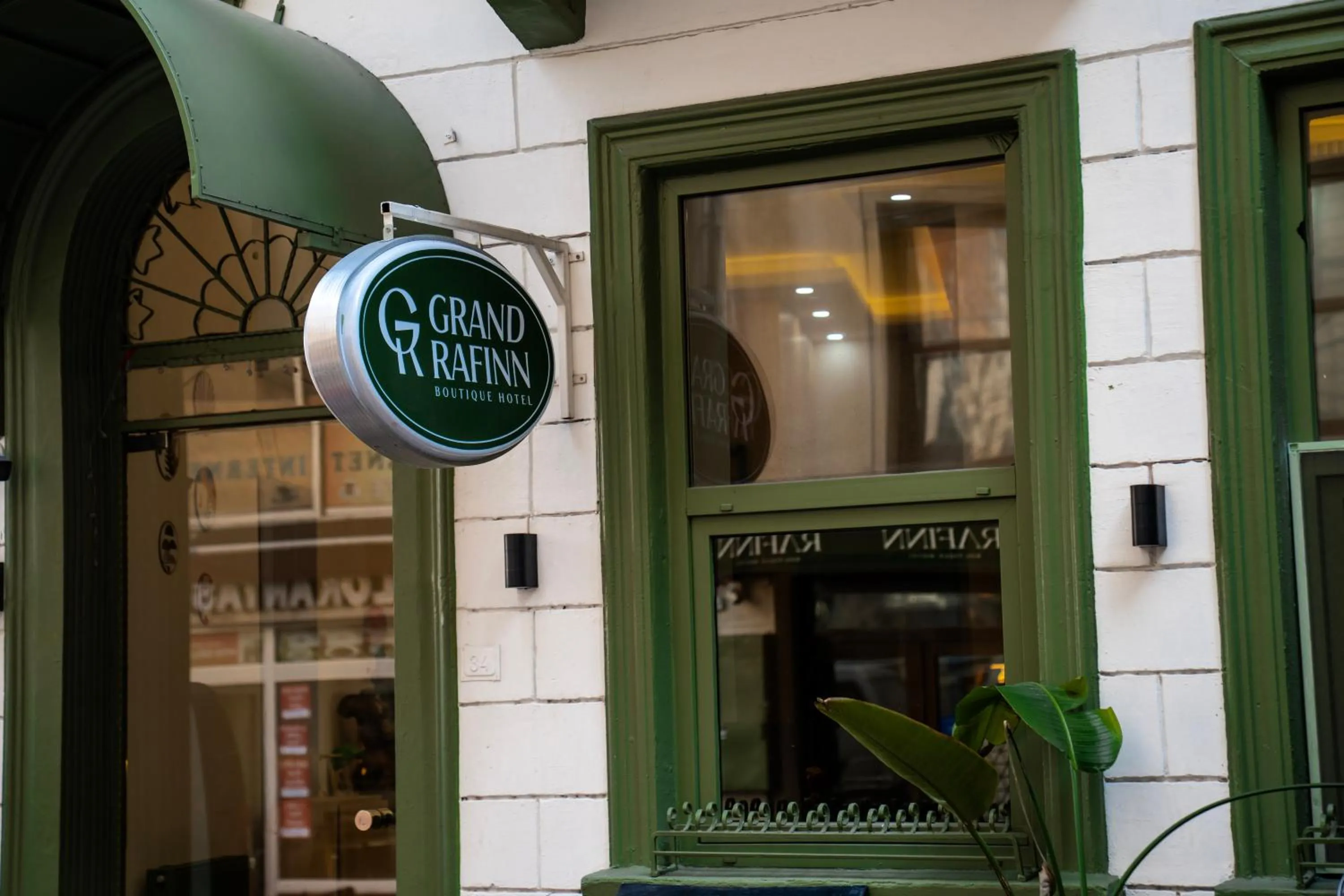 Grand Rafinn Boutique Hotel