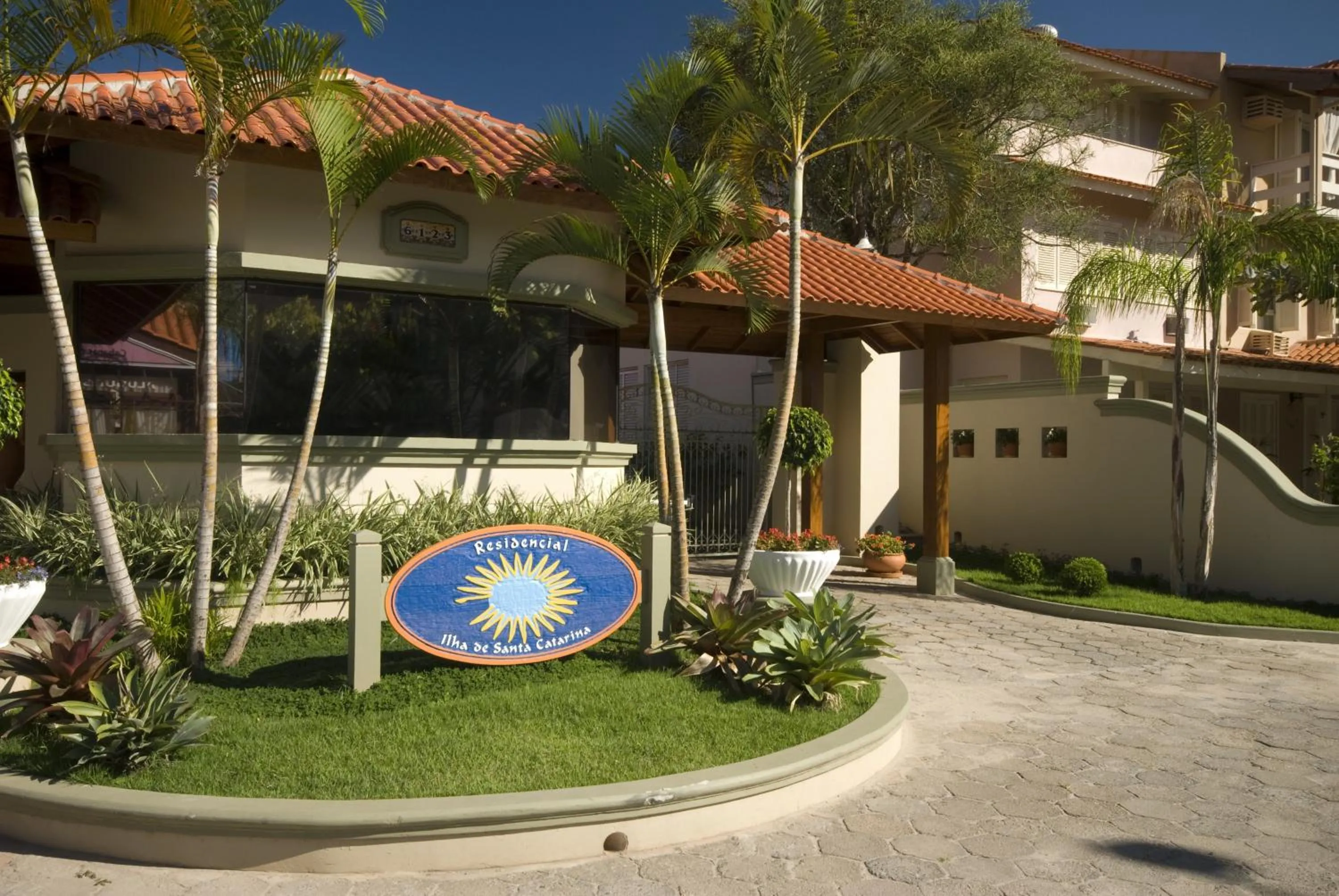 Facade/entrance in Villas Jurerê Residences