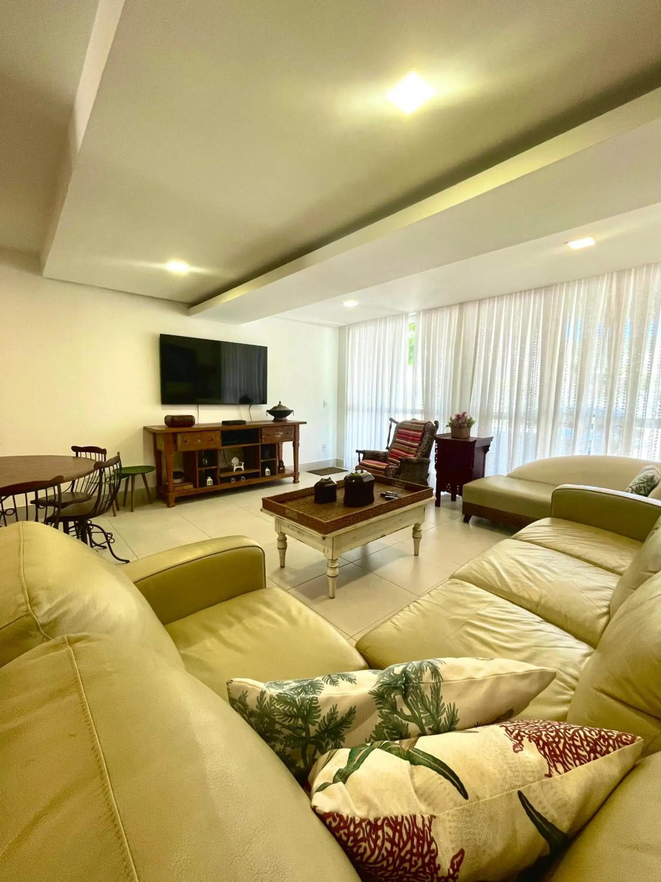 Three-Bedroom Home in Villas Jurerê Residences Three-Bedroom Home in Villas Jurerê Residences