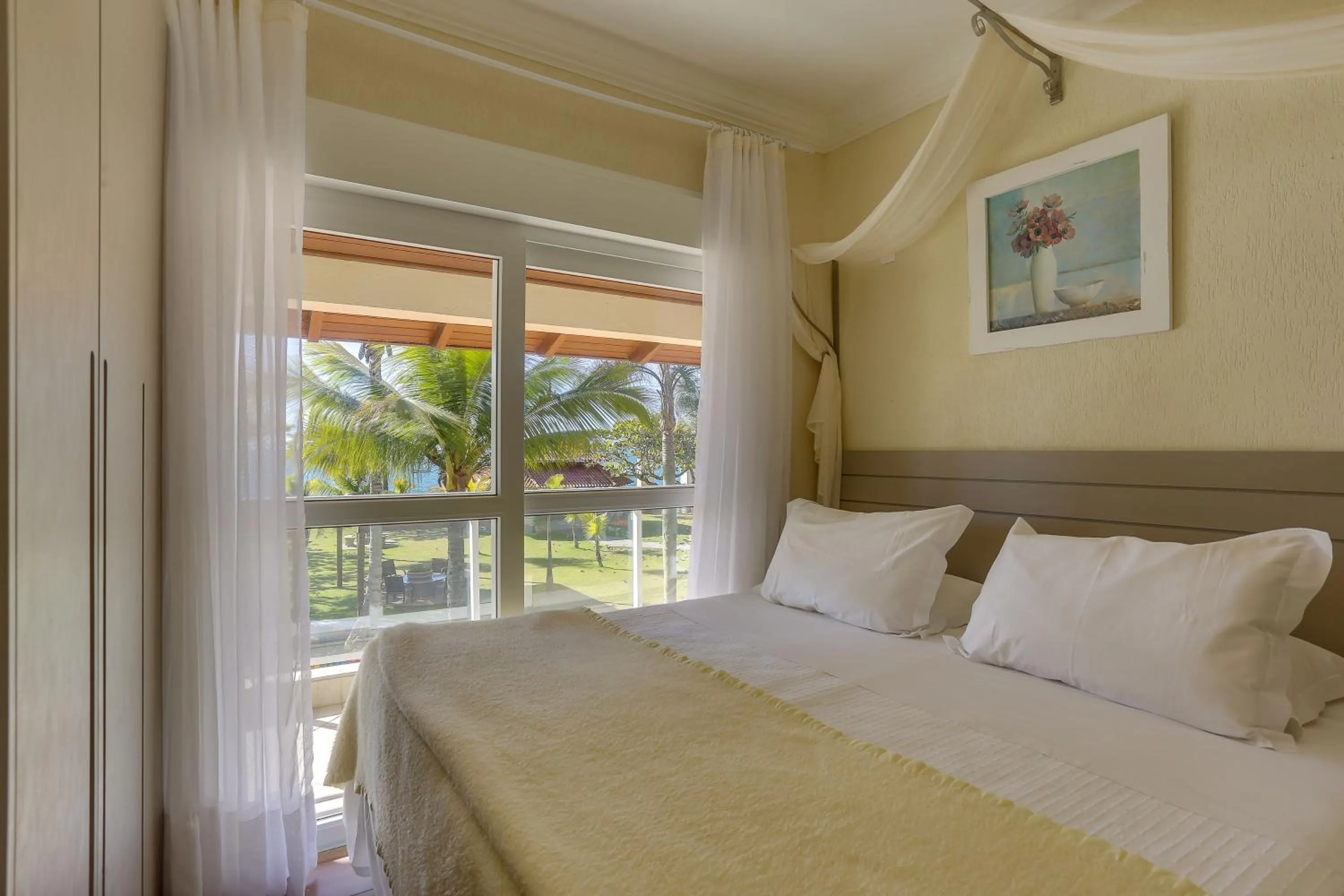 Bedroom, Bed in Villas Jurerê Residences
