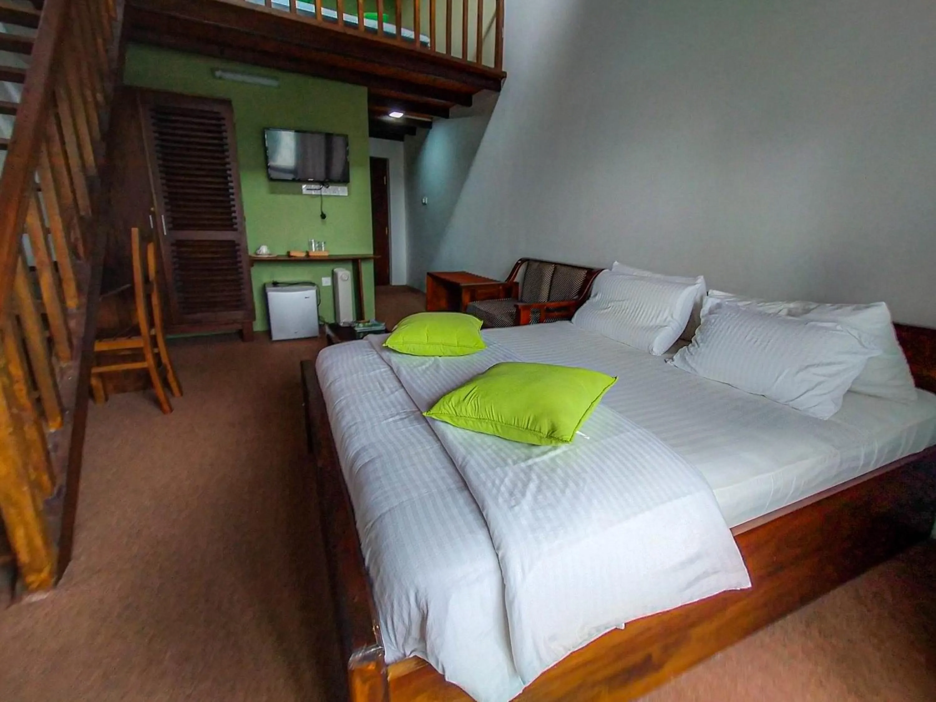 Bed in MANUDI Glenfallsedge Rest