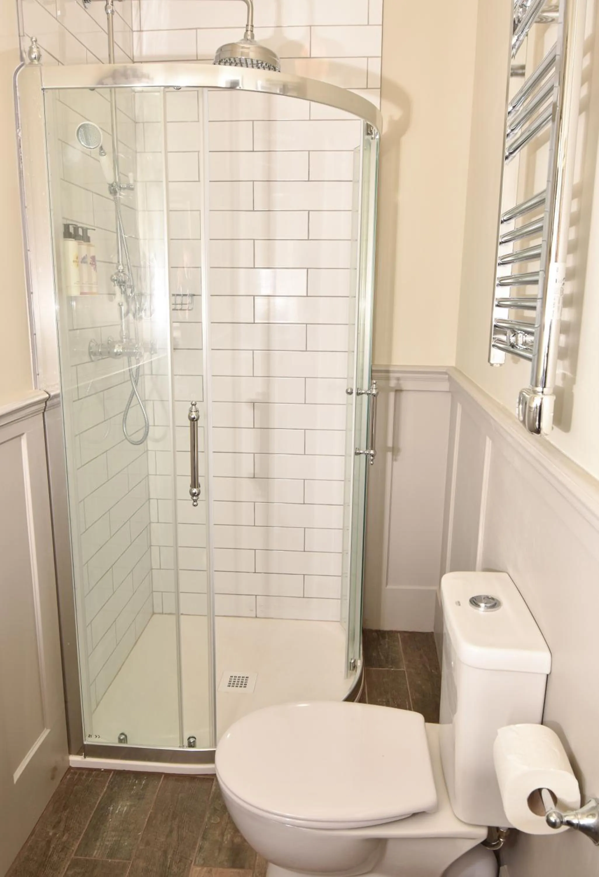 Shower in Yorkshire Grey Pub & Rooms