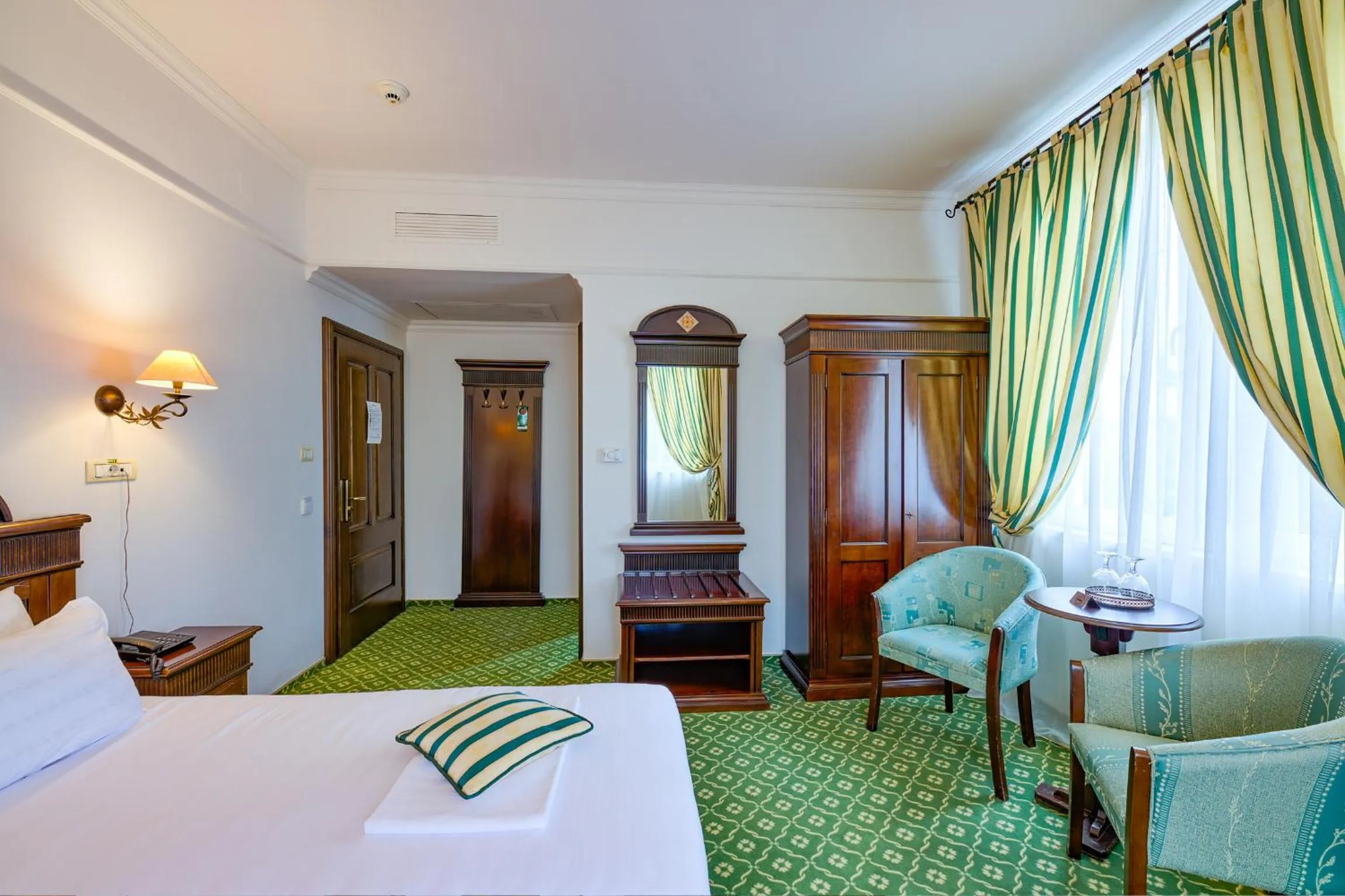 Bed in Hotel Classico Timisoara
