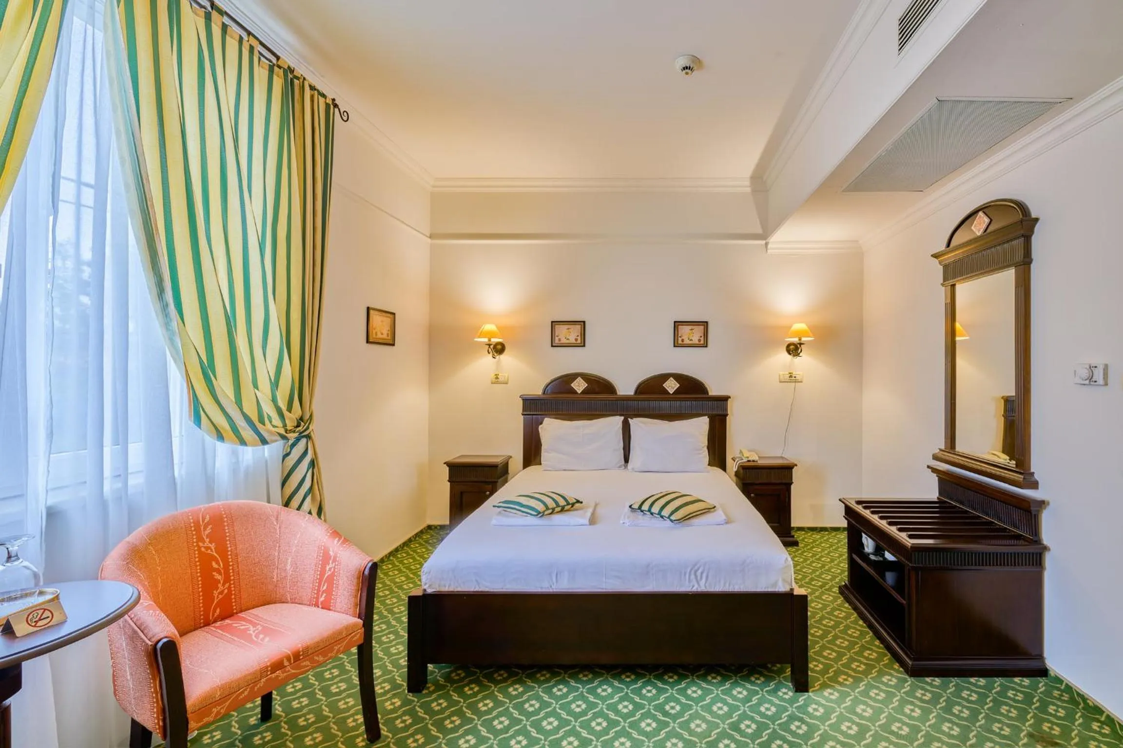 Bed in Hotel Classico Timisoara