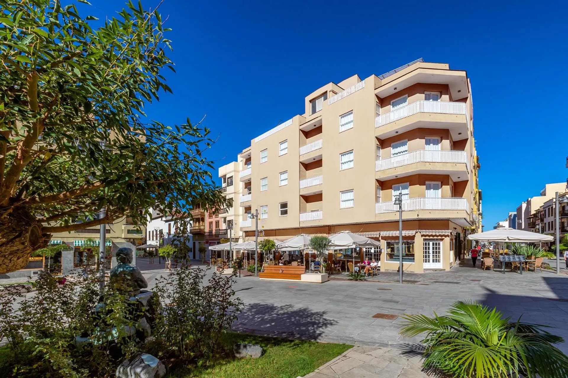 Property building in Hotel Boutique HC Maga