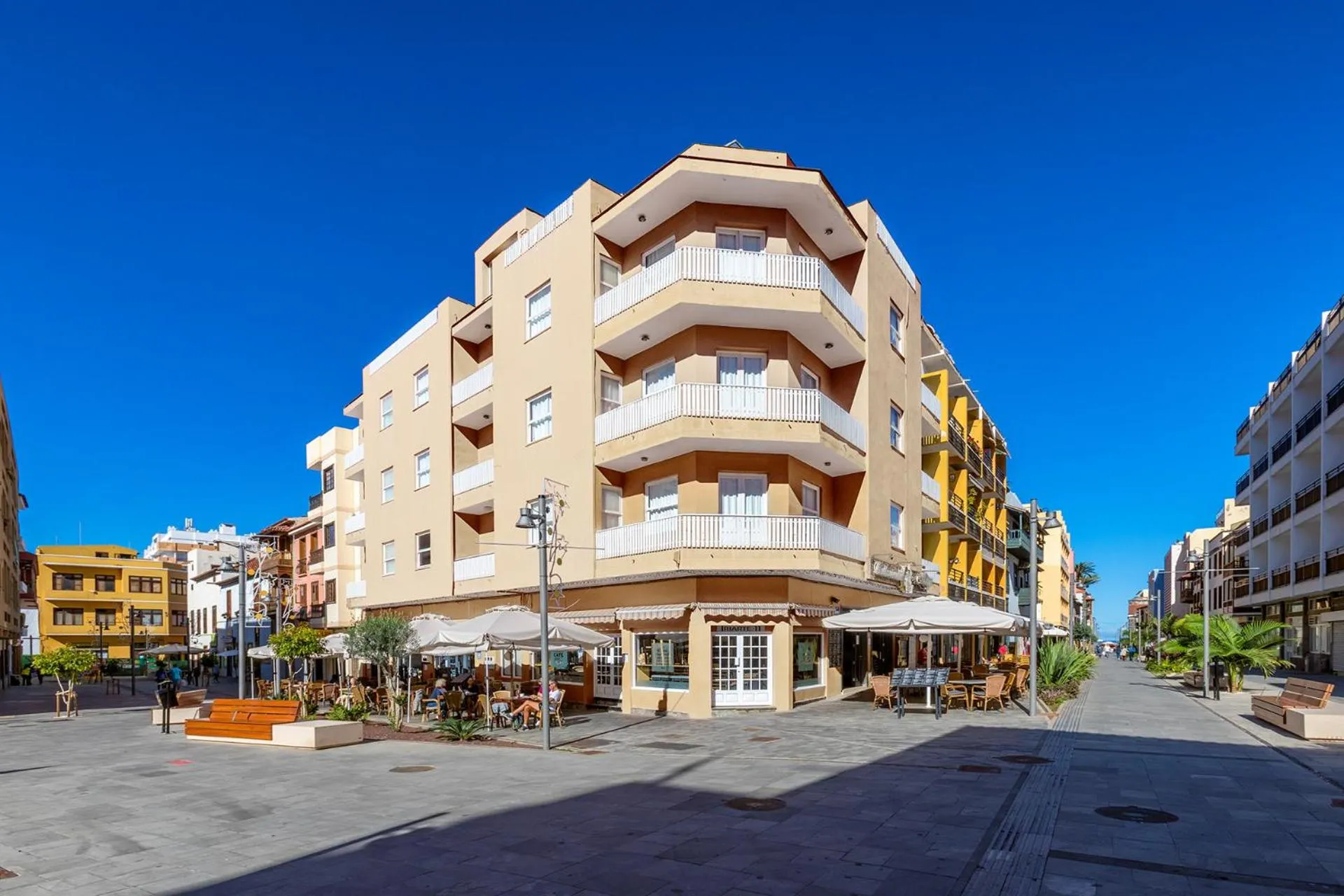 Property building in Hotel Boutique HC Maga