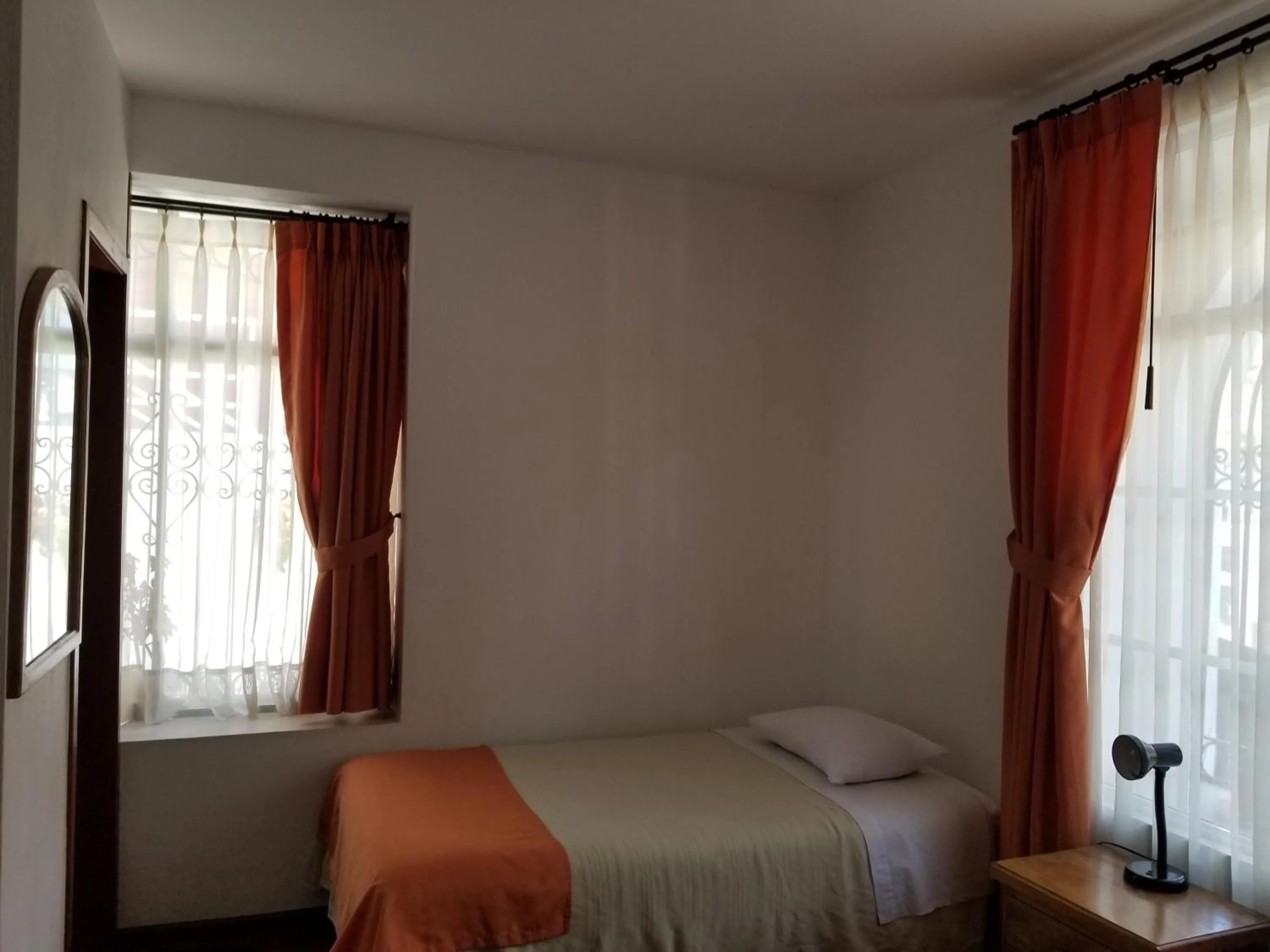 Bedroom, Bed in Heritage Inn