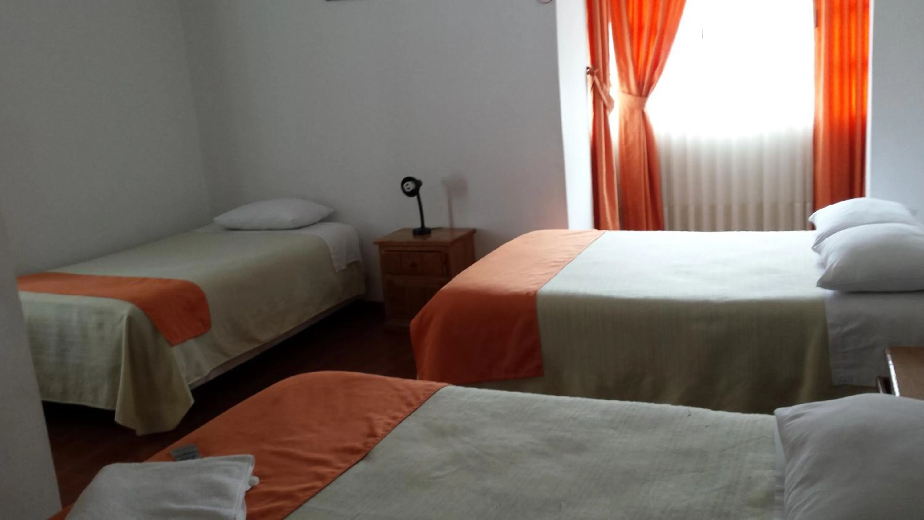 Photo of the whole room, Bed in Heritage Inn