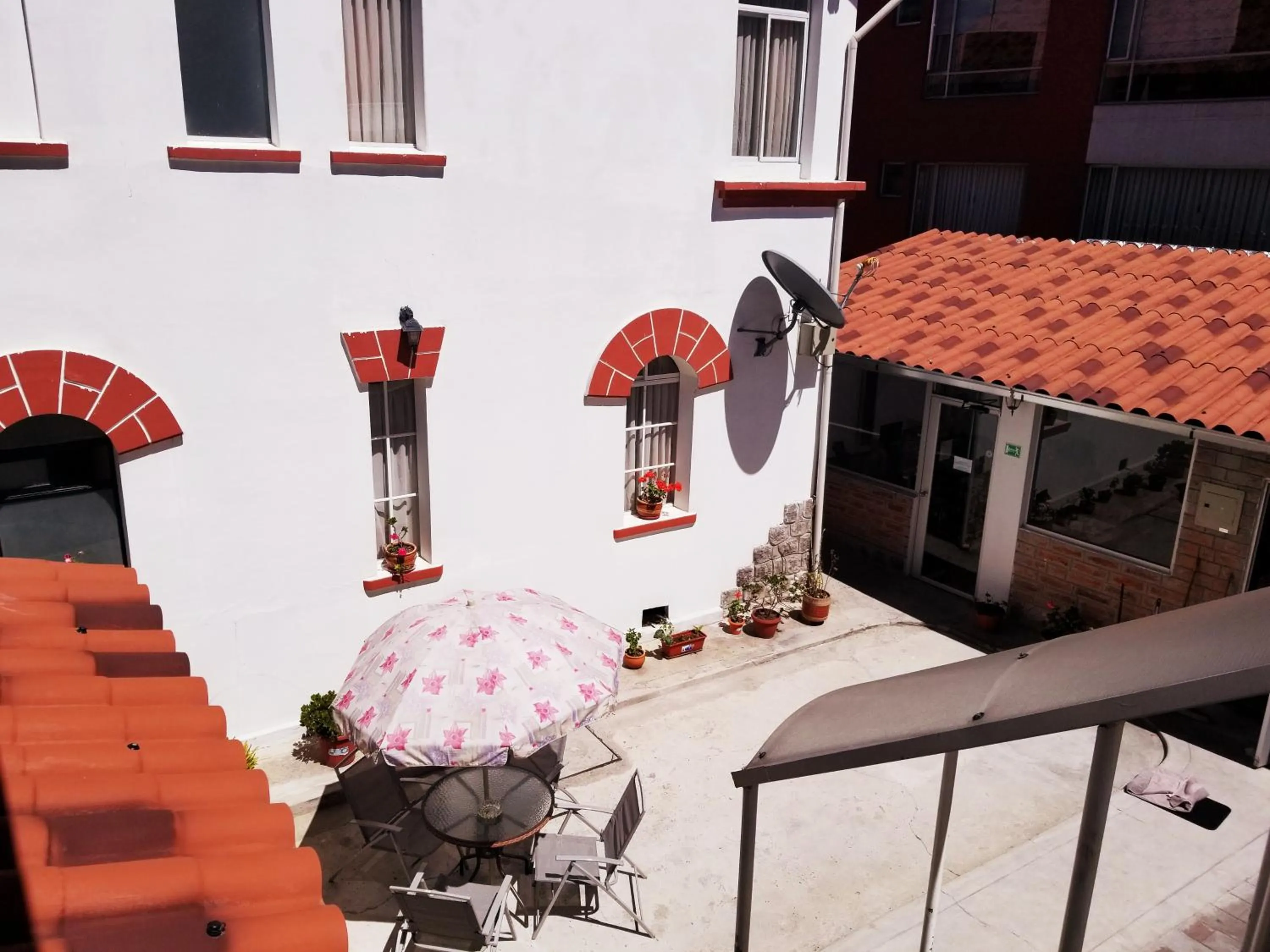 Patio in Heritage Inn