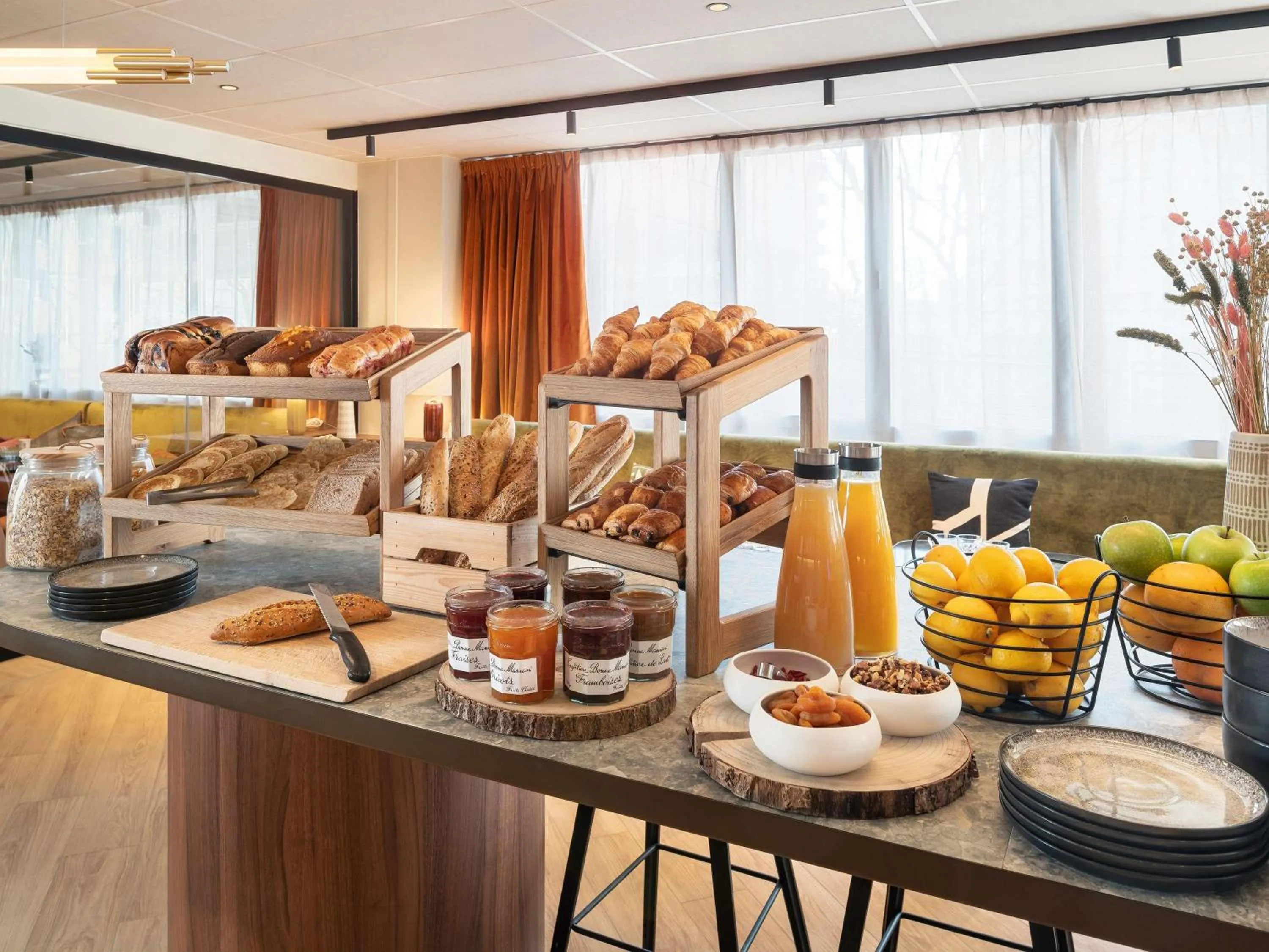 Property building in Novotel Paris La Défense Nanterre