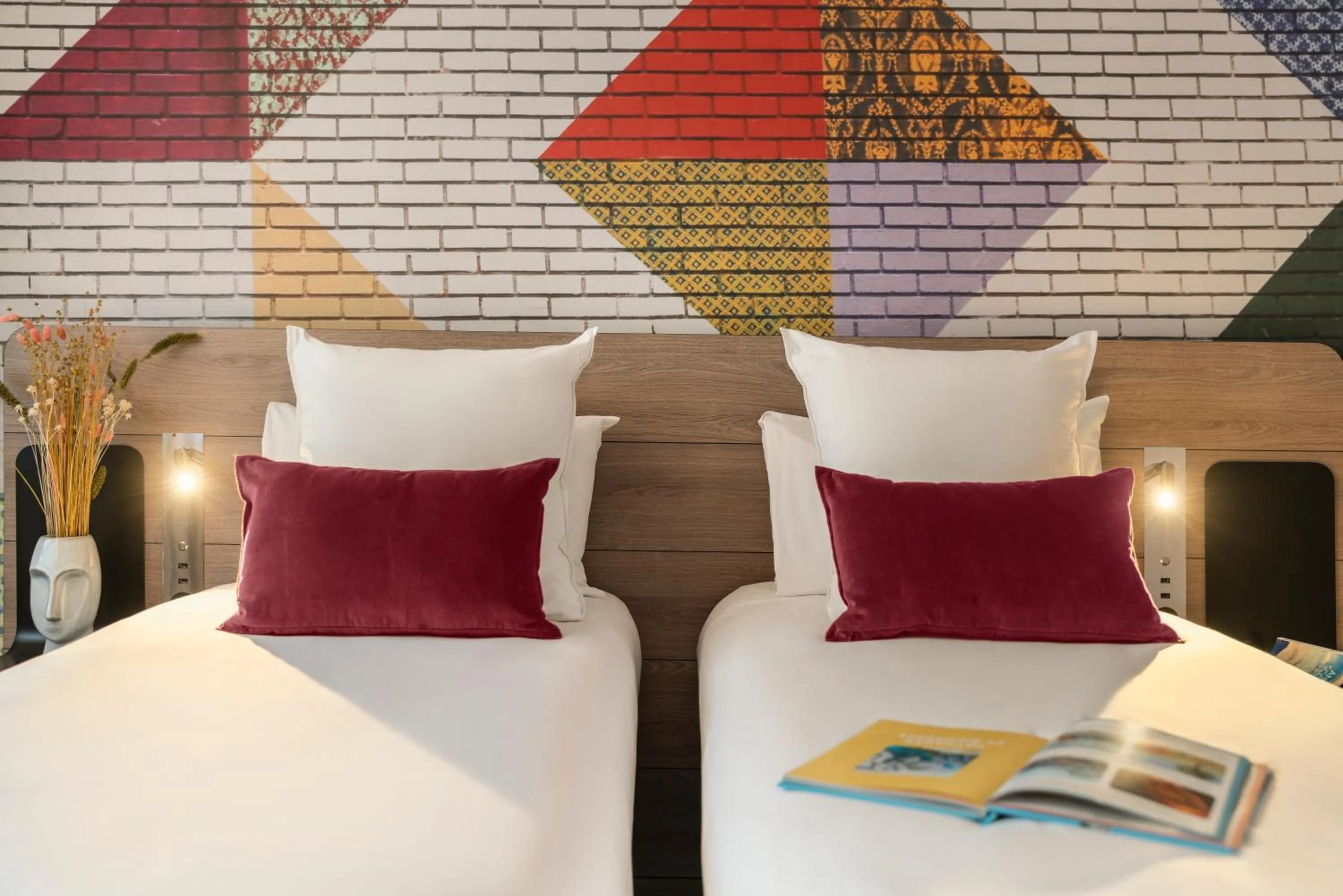 Photo of the whole room, Bed in Novotel Paris La Défense Nanterre