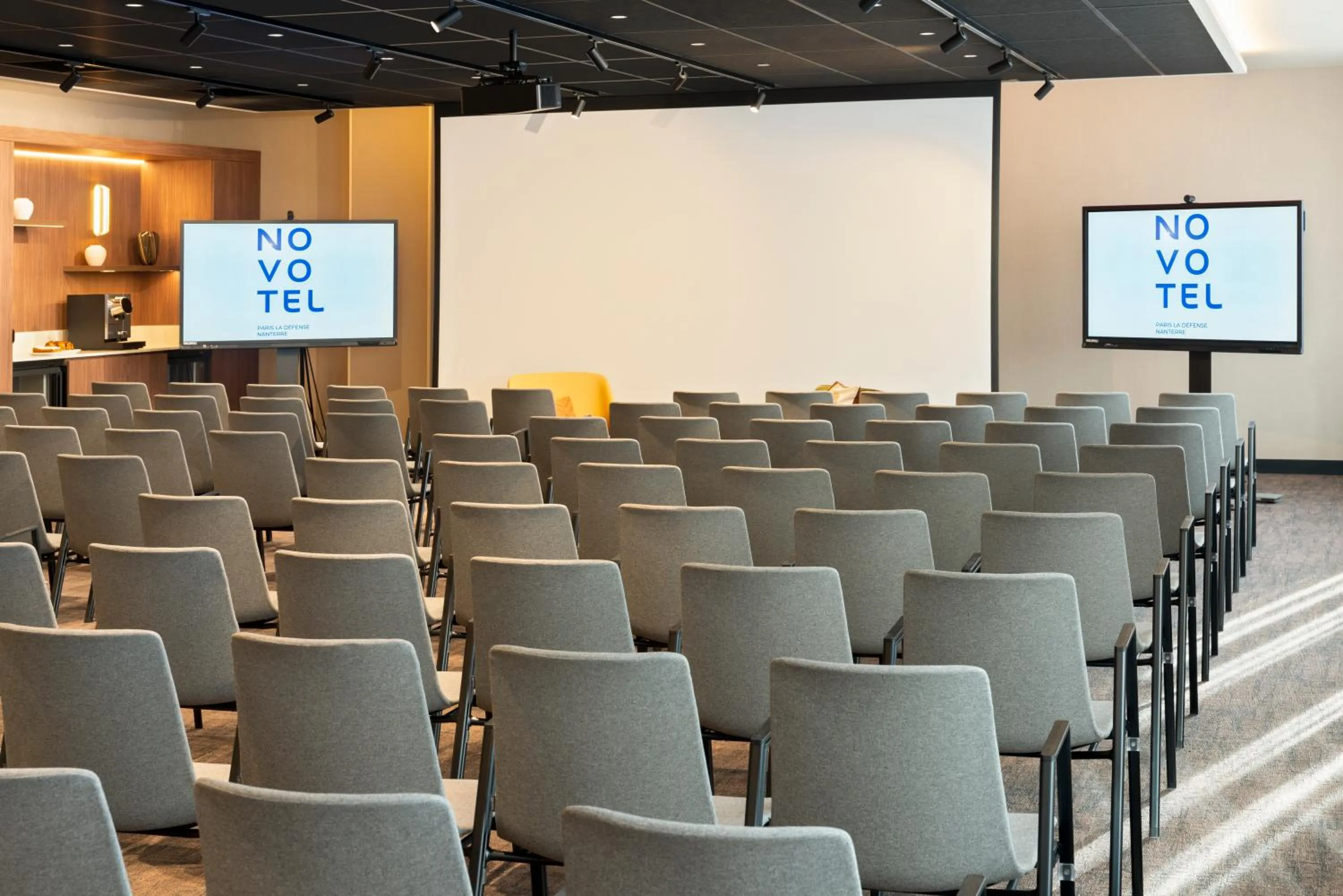 Meeting/conference room in Novotel Paris La Défense Nanterre