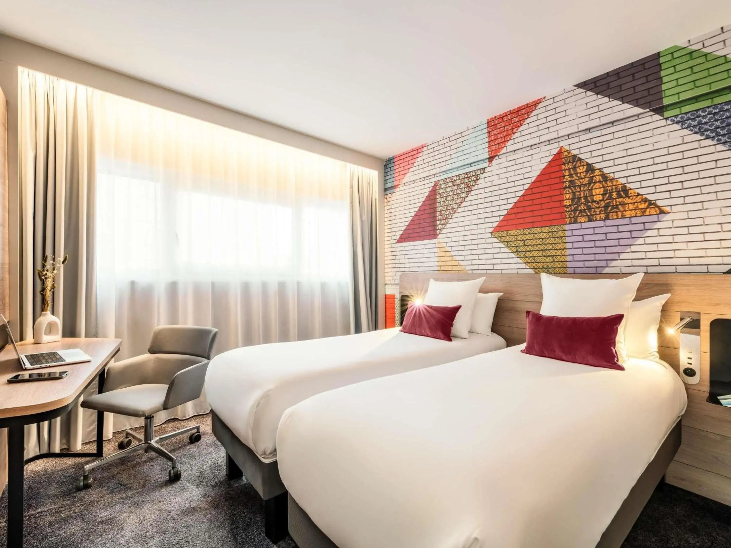 Classic Twin Room in Novotel Paris La Défense Nanterre Classic Twin Room in Novotel Paris La Défense Nanterre