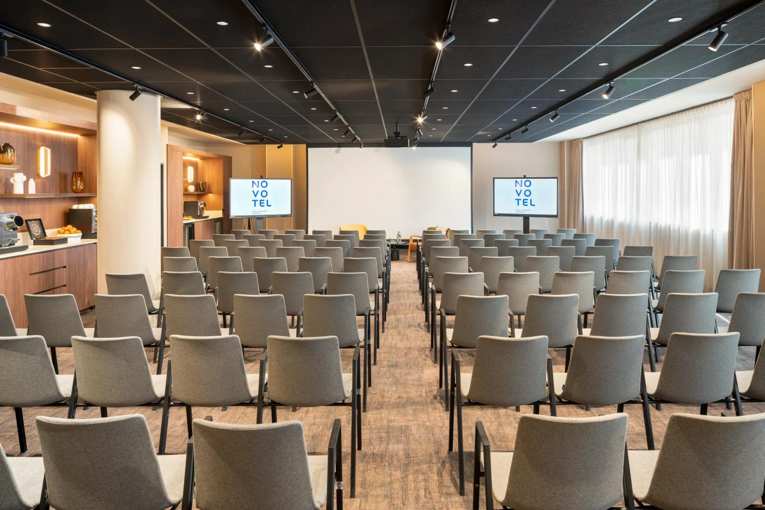 Meeting/conference room in Novotel Paris La Défense Nanterre