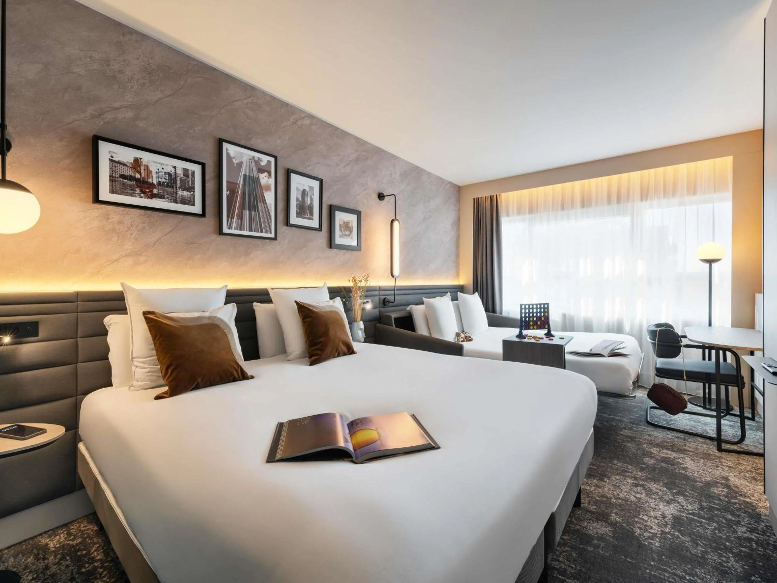 Bedroom, Bed in Novotel Paris La Défense Nanterre