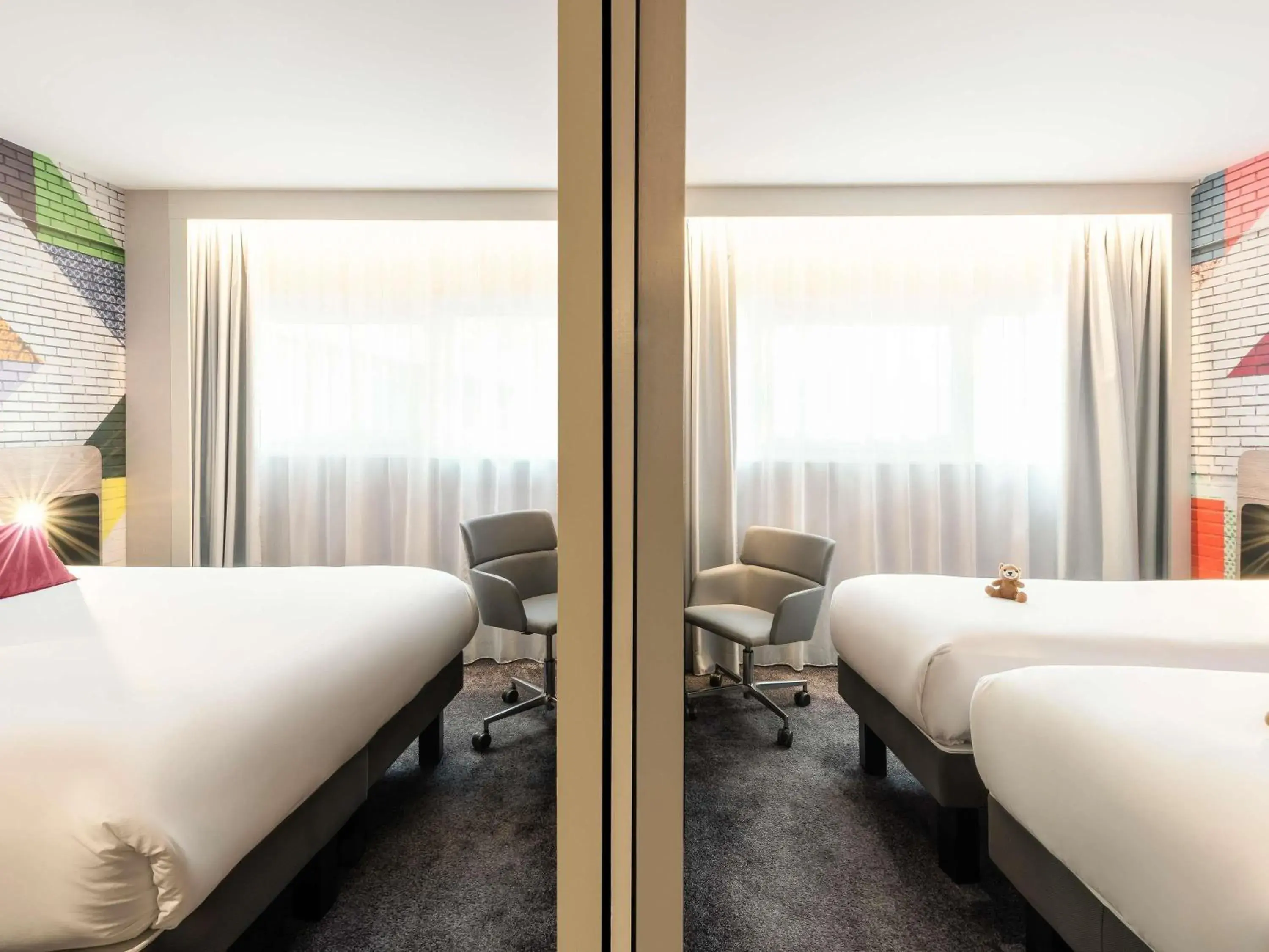 Standard Family Suite with Two Connecting Rooms in Novotel Paris La Défense Nanterre Standard Family Suite with Two Connecting Rooms in Novotel Paris La Défense Nanterre