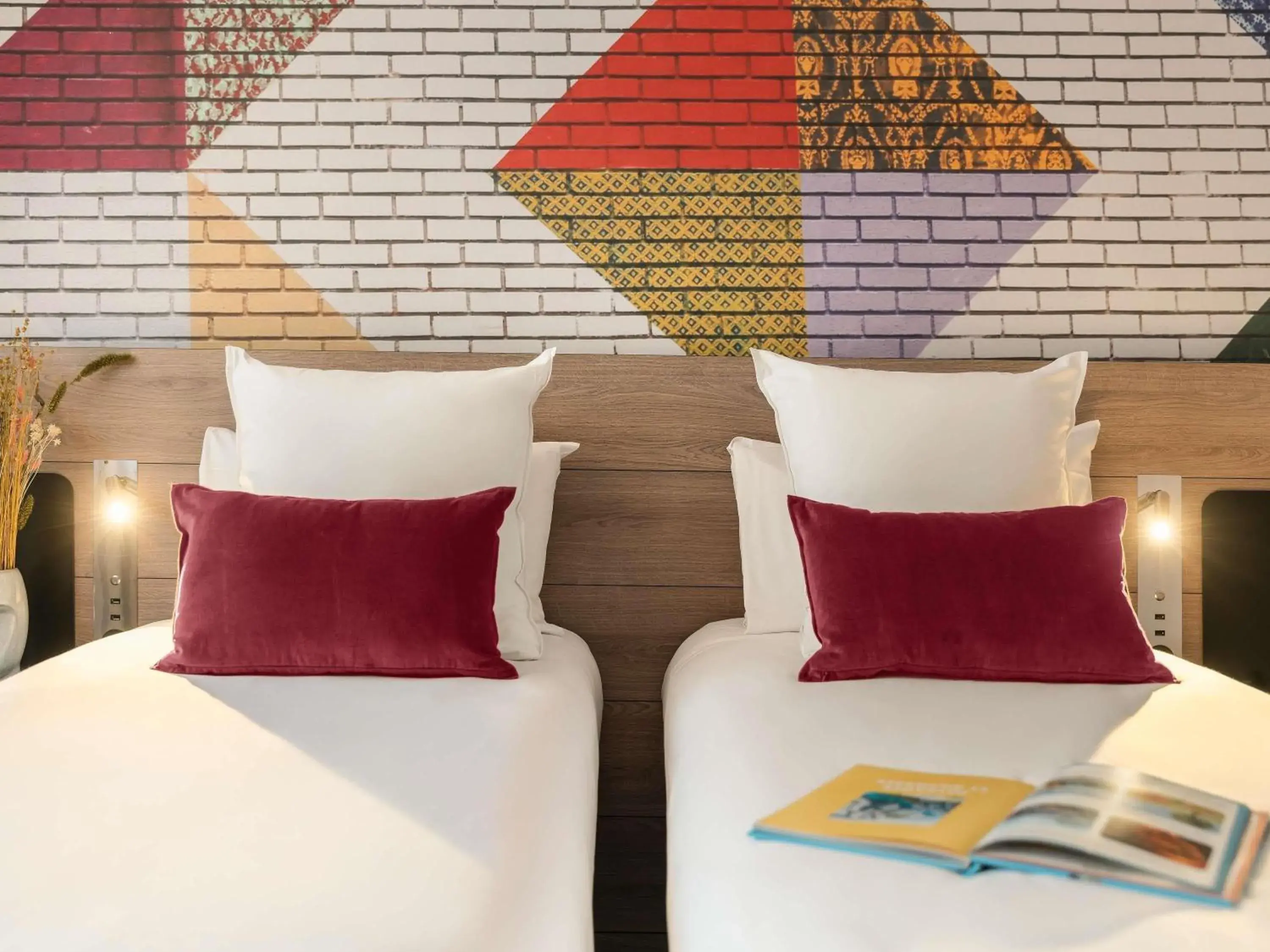 Classic Twin Room in Novotel Paris La Défense Nanterre Classic Twin Room in Novotel Paris La Défense Nanterre