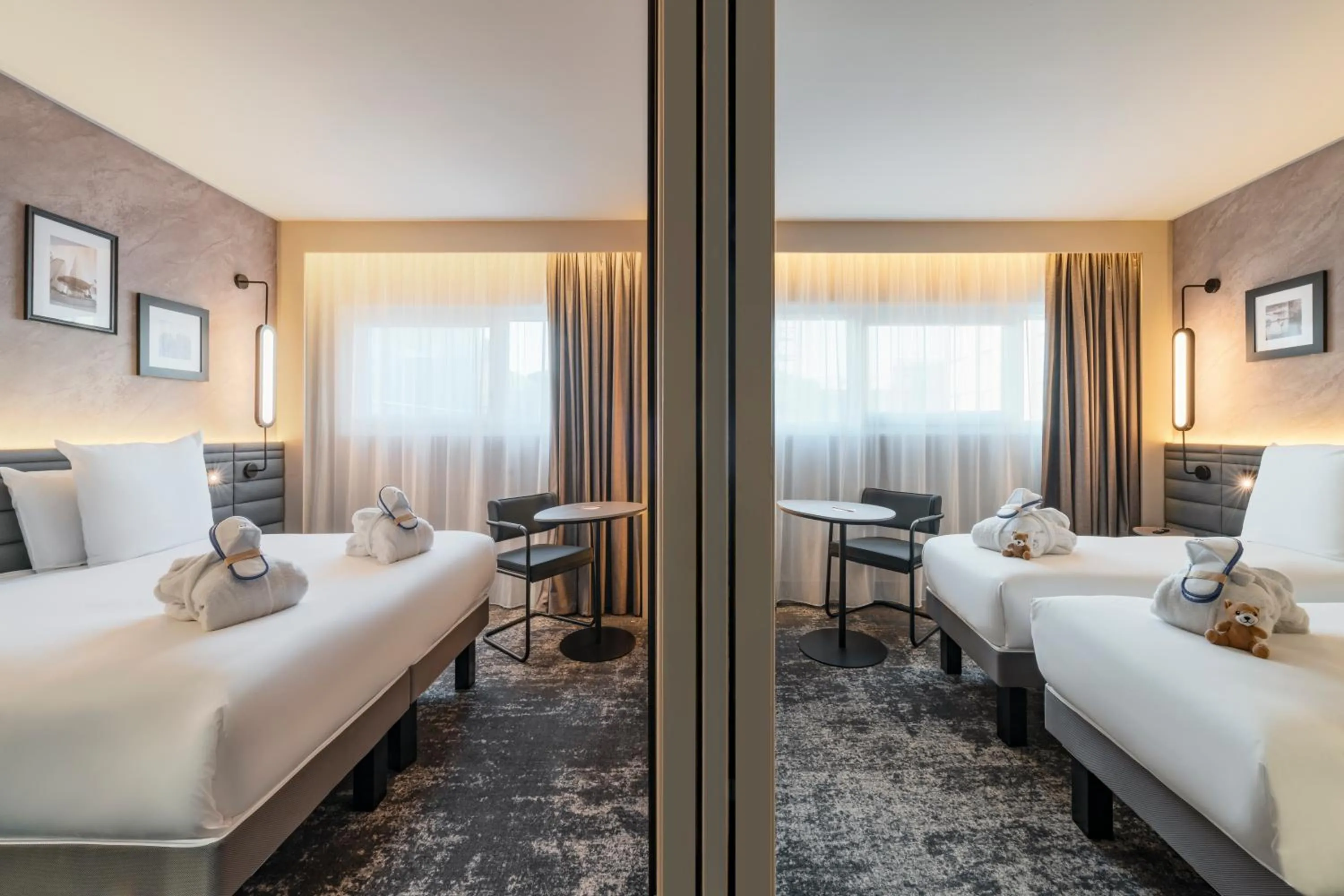 Photo of the whole room, Bed in Novotel Paris La Défense Nanterre