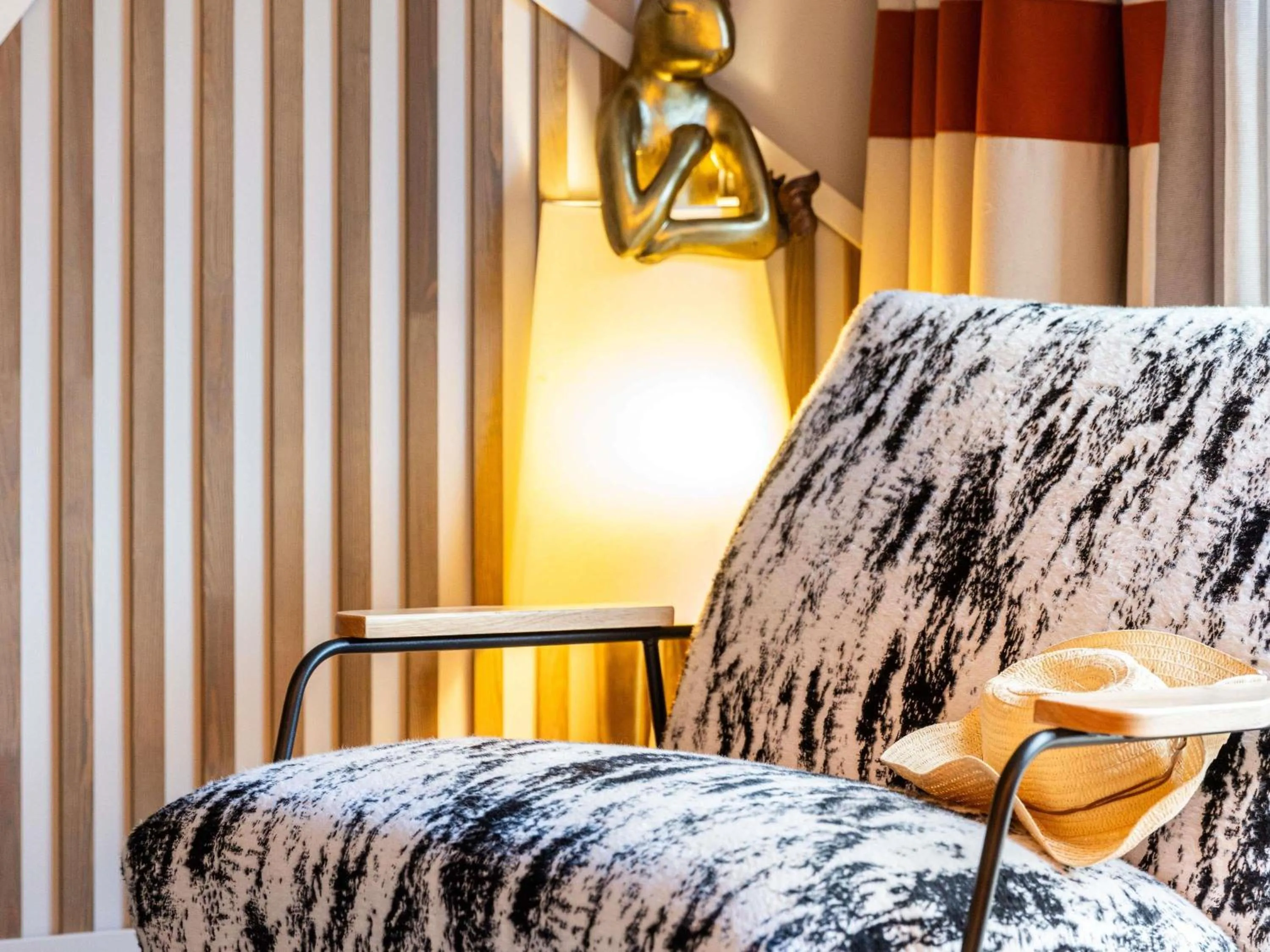 Bedroom in Mercure Ax Les Thermes