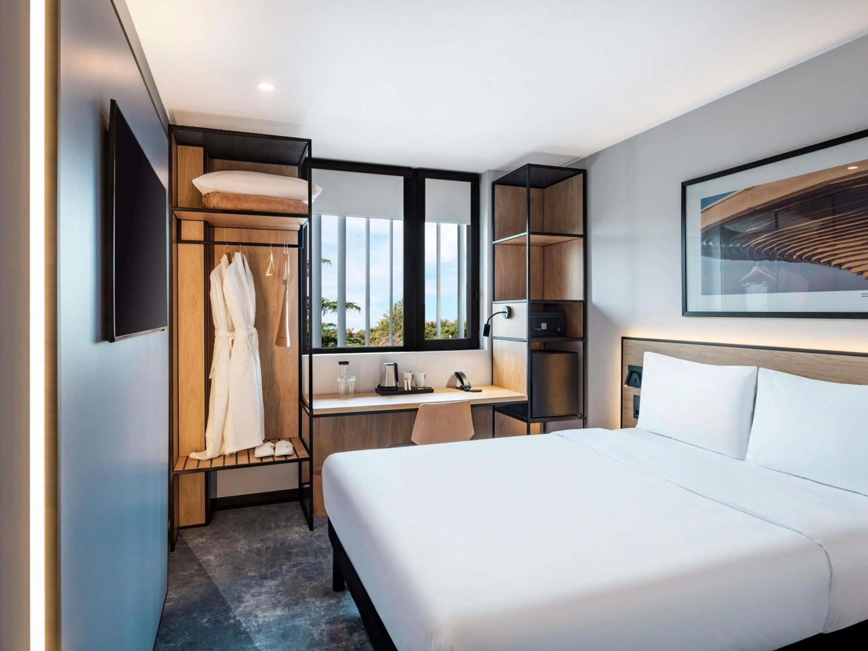 Bedroom, Bed in ibis Tbilisi Airport