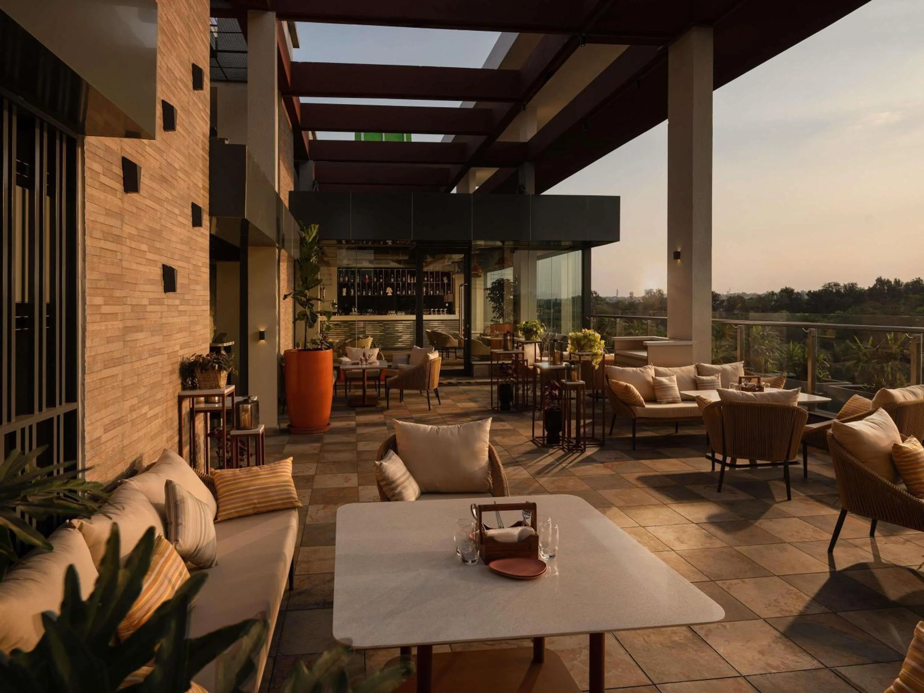 Lounge or bar in ibis Styles Mysuru