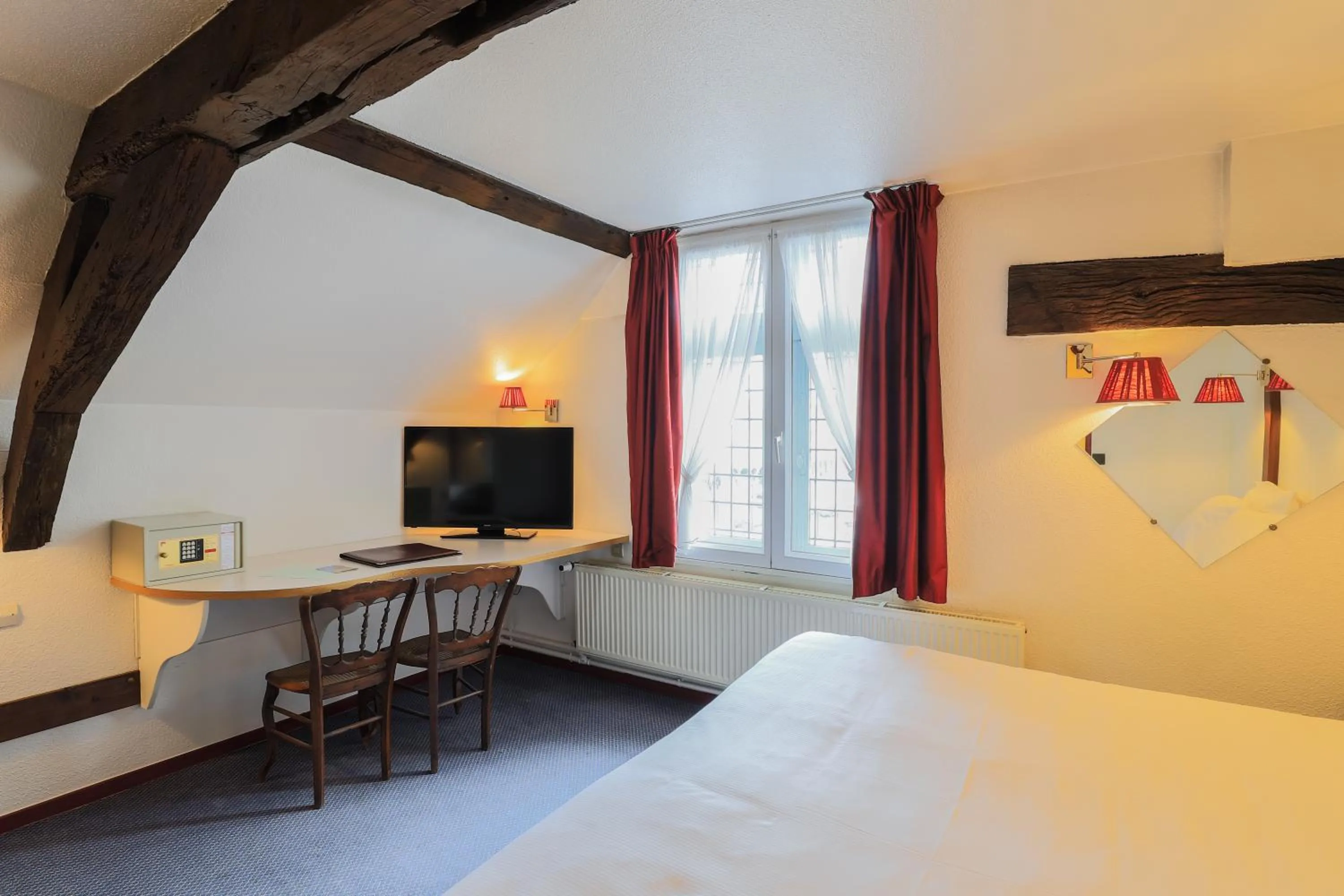 Area and facilities, Bed in Hôtel Les Trois Luppars