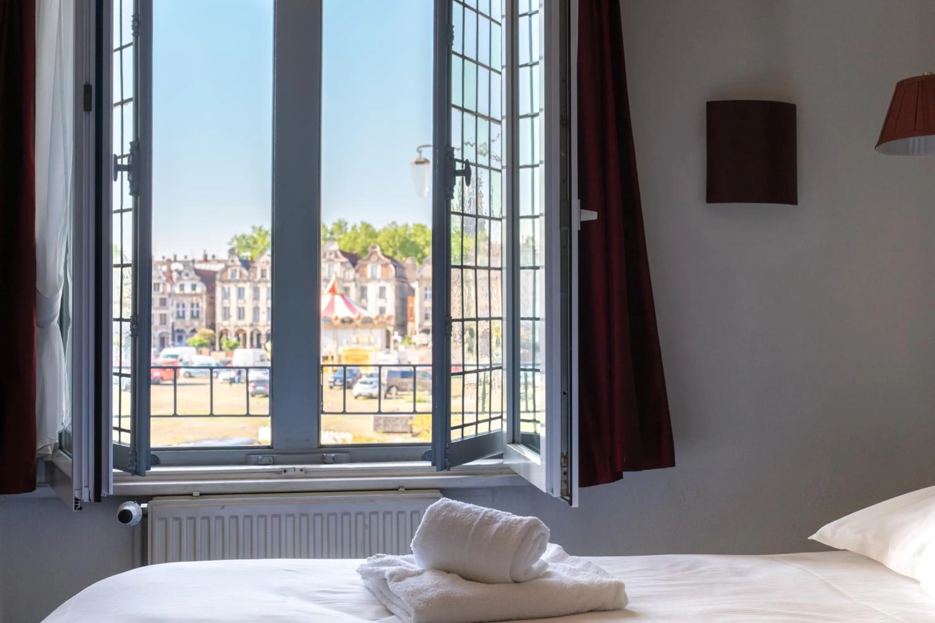 View (from property/room), Bed in Hôtel Les Trois Luppars