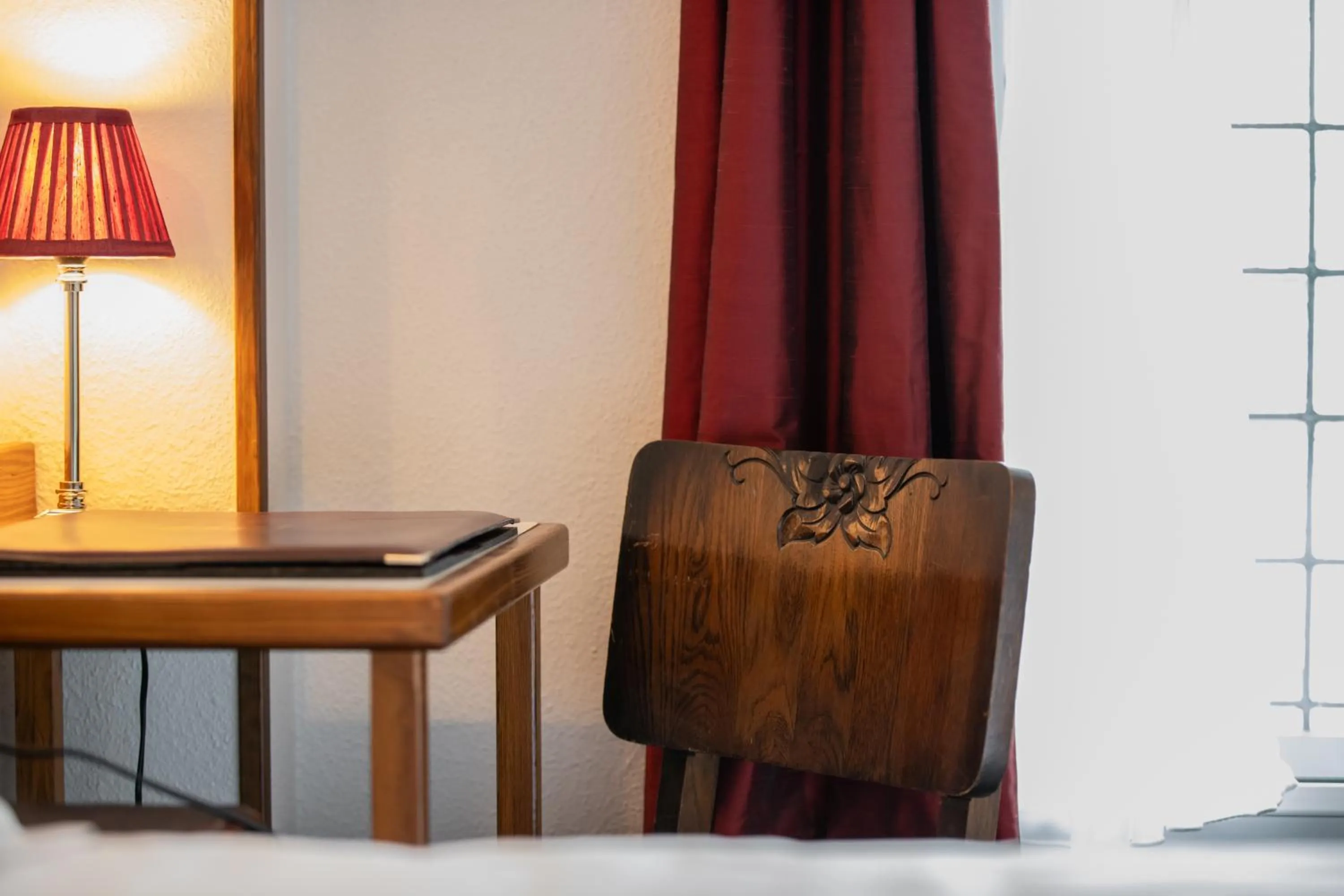 Bedroom in Hôtel Les Trois Luppars