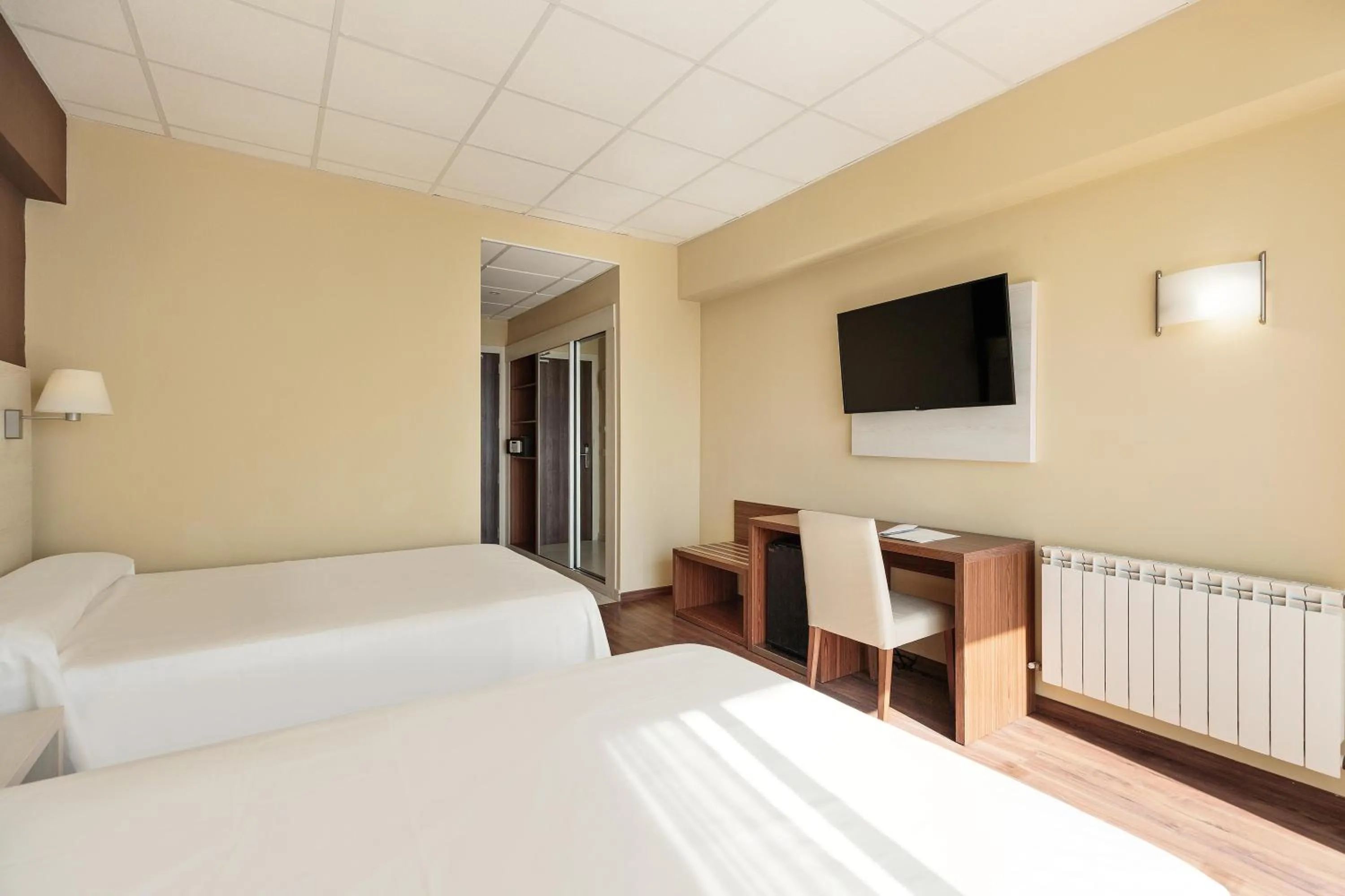 Photo of the whole room, Bed in Hotel Best Indalo