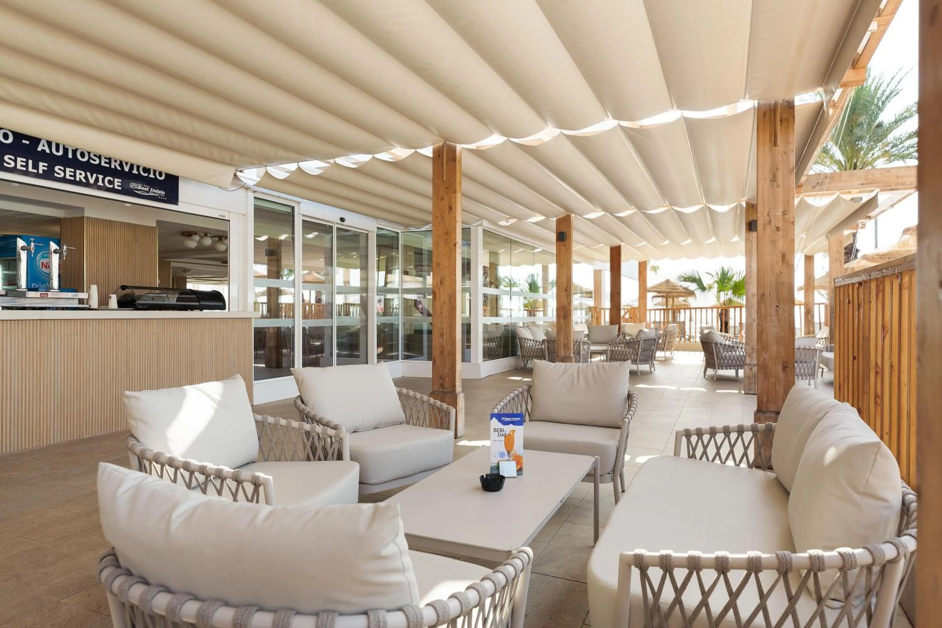 Lounge or bar in Hotel Best Indalo