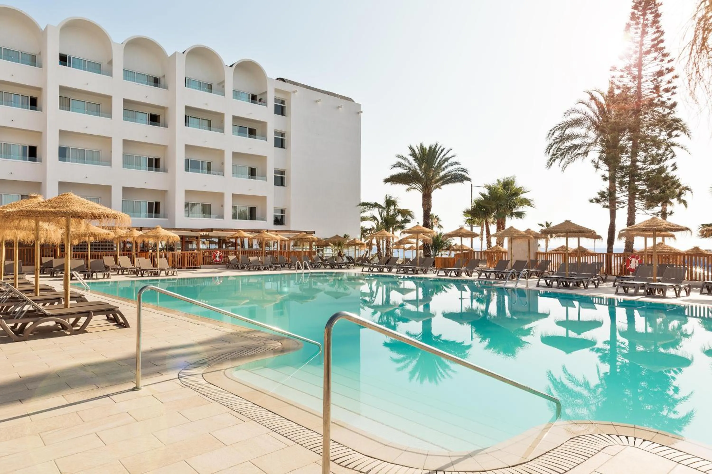 Swimming pool in Hotel Best Indalo