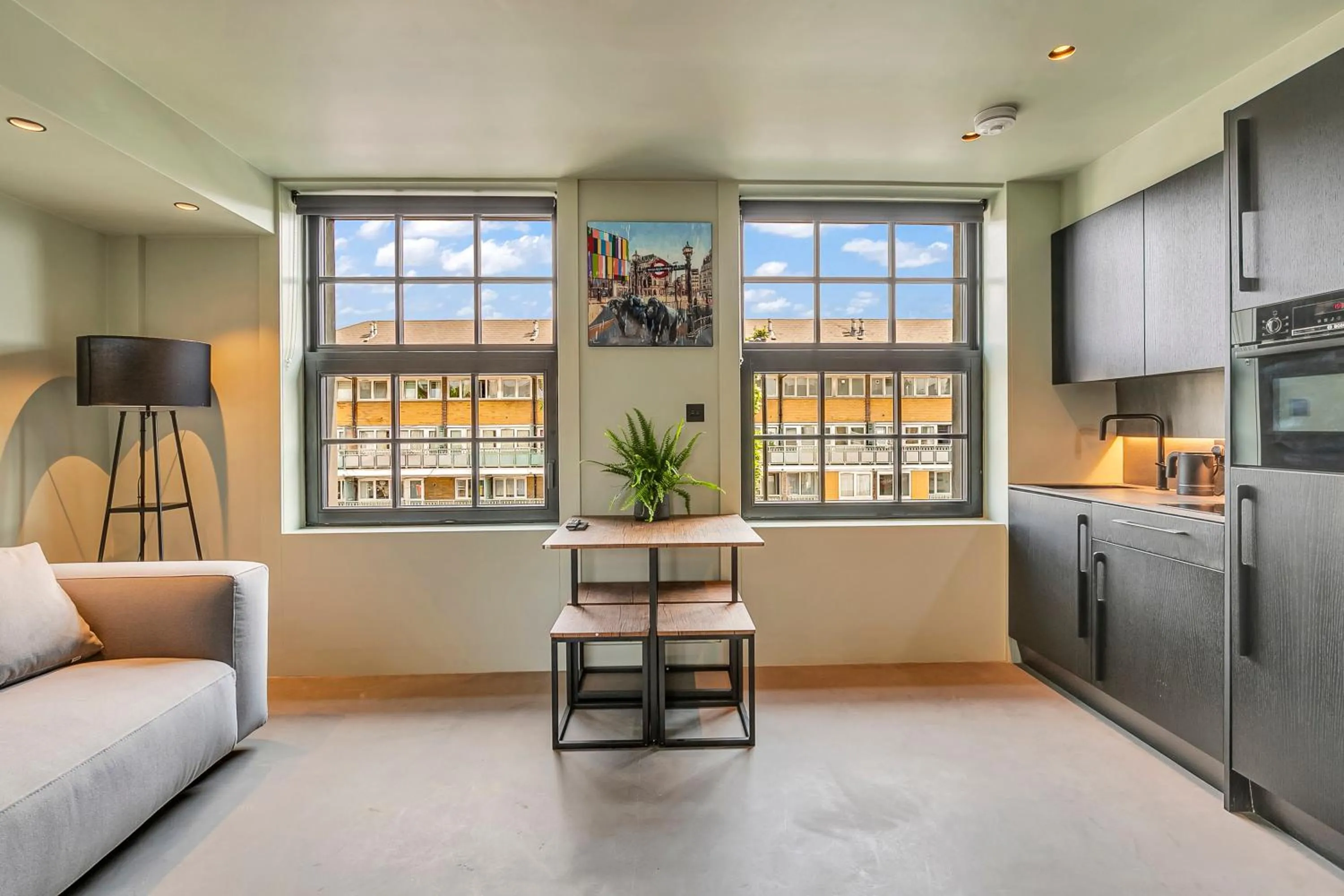 Living room in Kings House Apartments