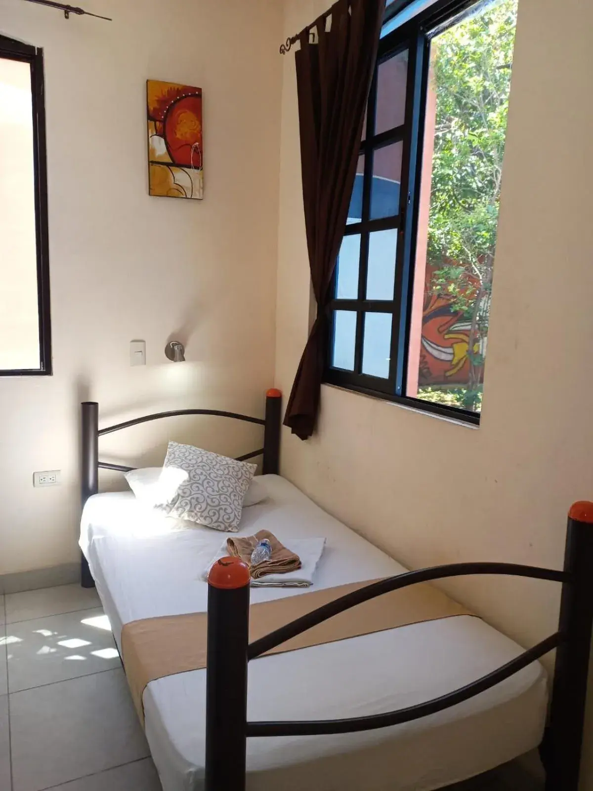 Single Room with Shared Bathroom - single occupancy in Hostal La Ermita Single Room with Shared Bathroom - single occupancy in Hostal La Ermita