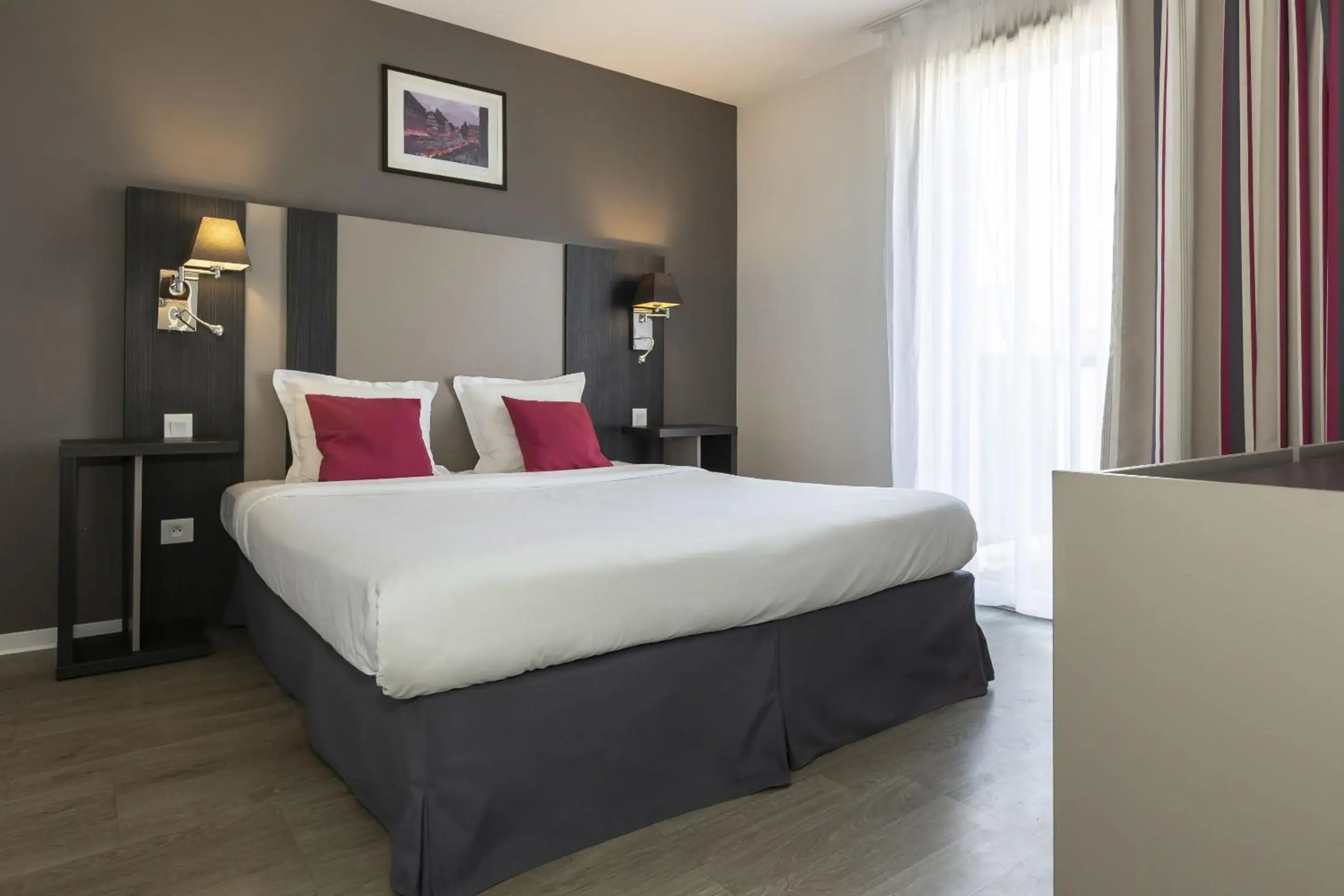 One-Bedroom Apartment (4 Adults) with terrace in Appart Hotel Odalys City Colmar La Rose d'Argent One-Bedroom Apartment (4 Adults) with terrace in Appart Hotel Odalys City Colmar La Rose d'Argent