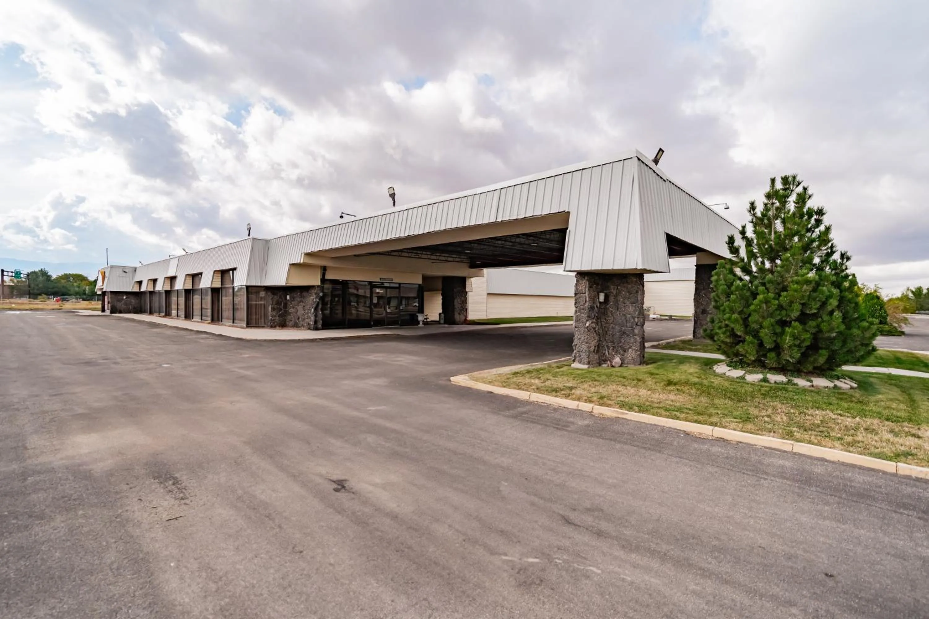 Property building in Studio 6 Pocatello, ID