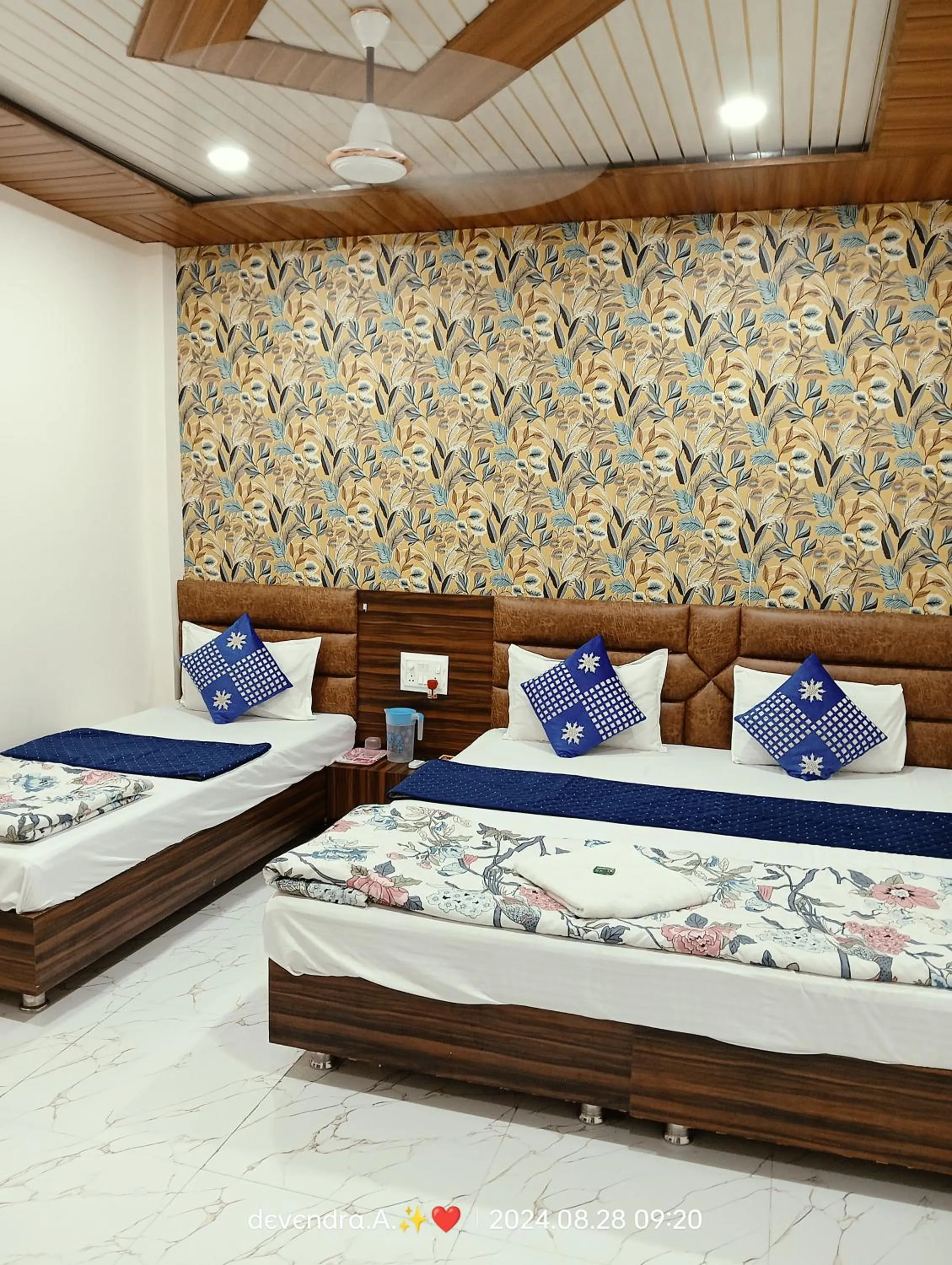 Bed in Hotel Ganga Sagar