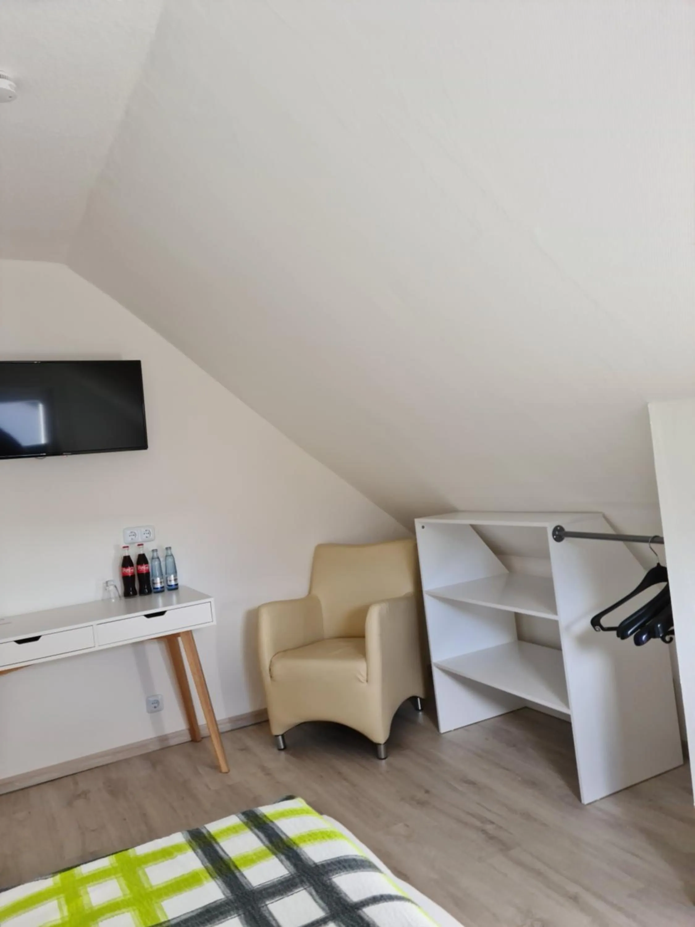 TV and multimedia, Bed in Pension Kreihe im Harz