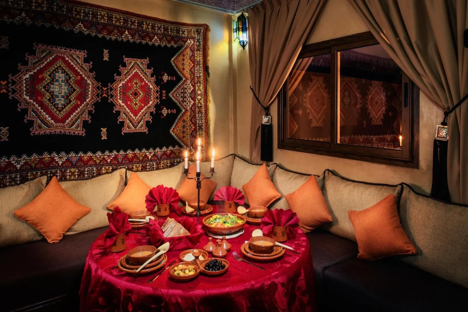 Restaurant/places to eat in Atlas Prestige